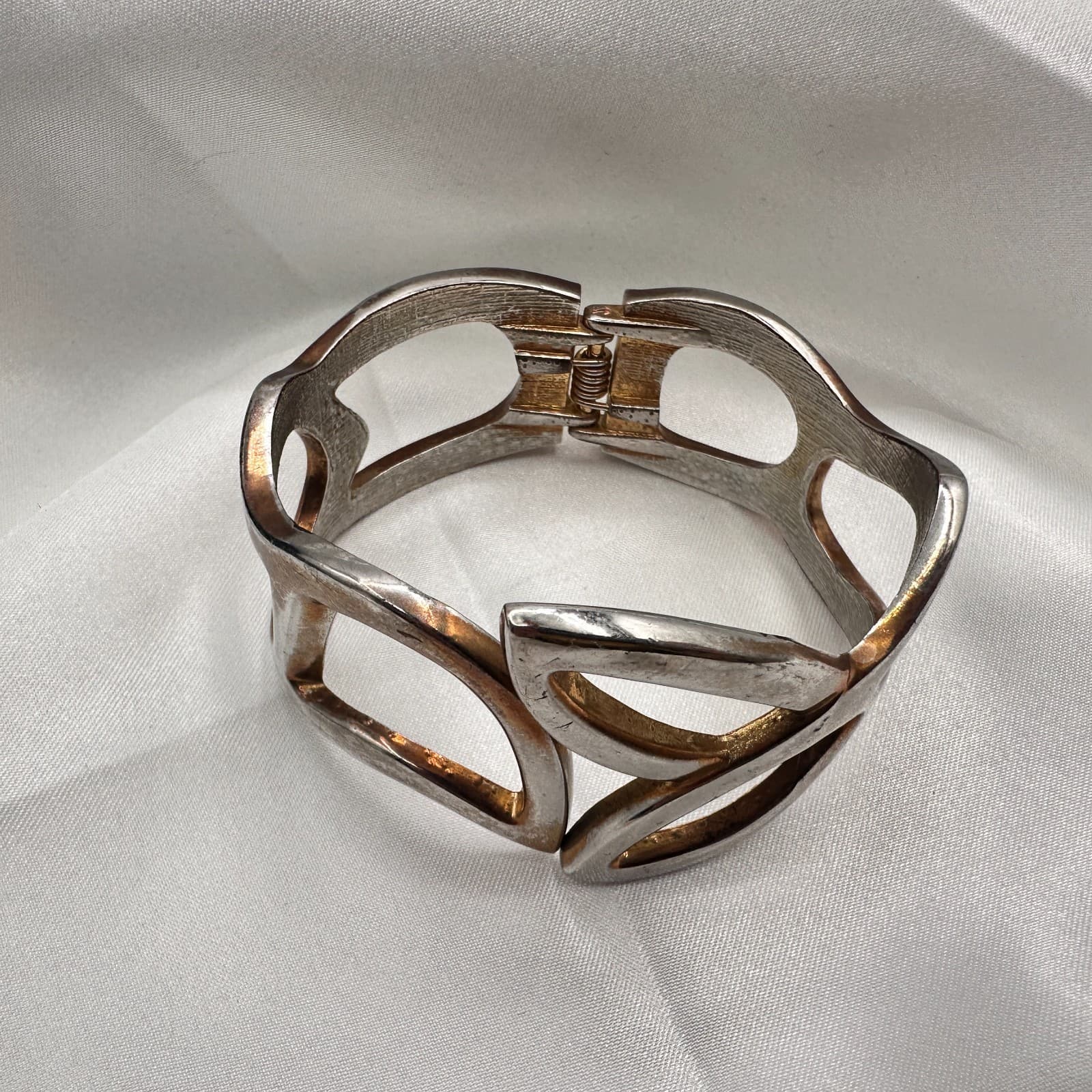 Vintage Y2K Geometric Wide Hinged Cuff Bracelet Silver Gold Tone Jewelry - Thumbnail 2