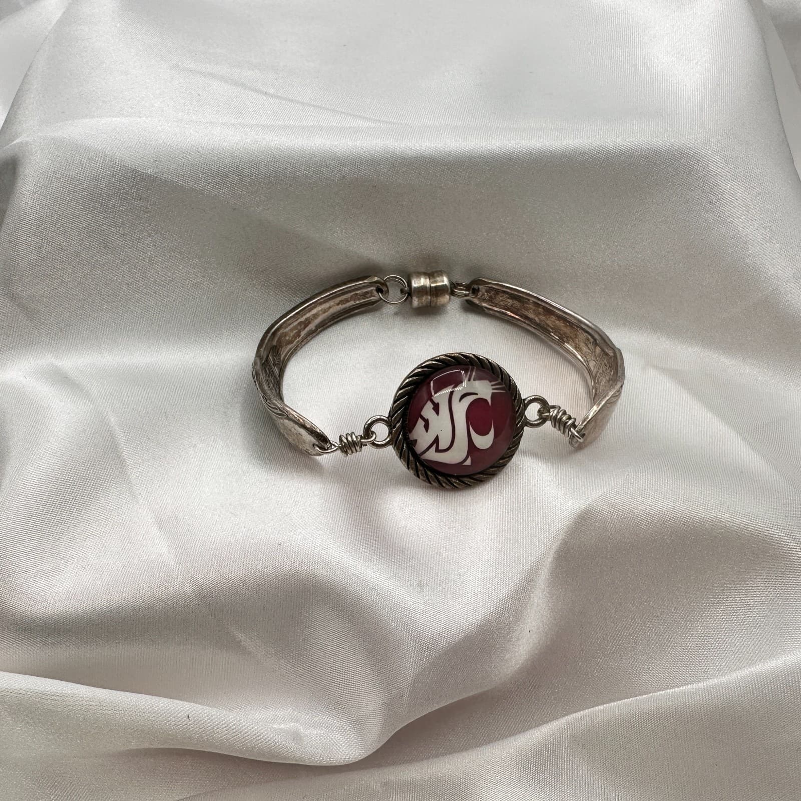 Vintage Y2K Red Glass WSU Cougars Logo Spoon Handle Bracelet Silver Tone Jewelry - Thumbnail 3