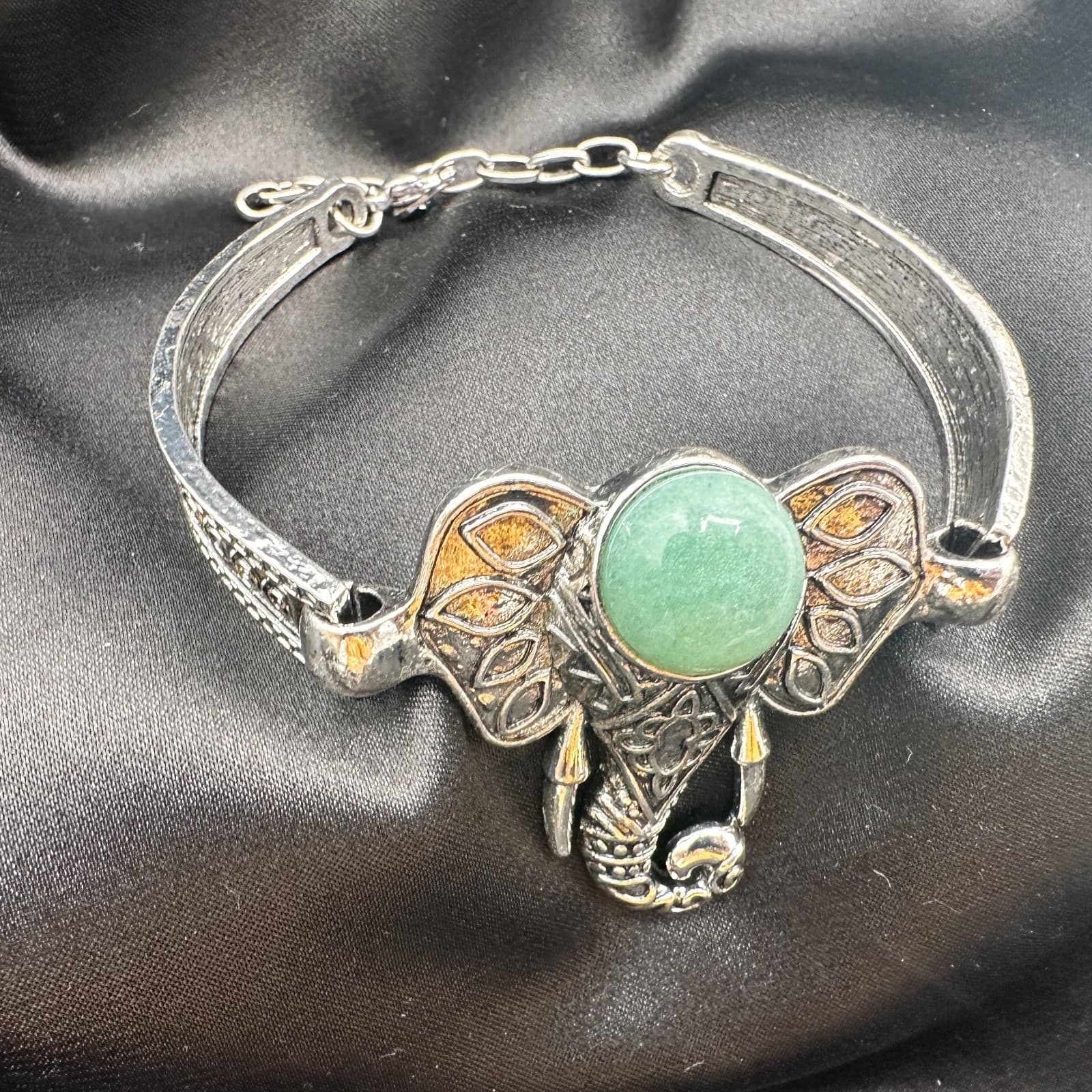 Vintage 90s Silver Tone Green Aventurine Cabochon Elephant Cuff Bracelet Jewelry - Thumbnail 6