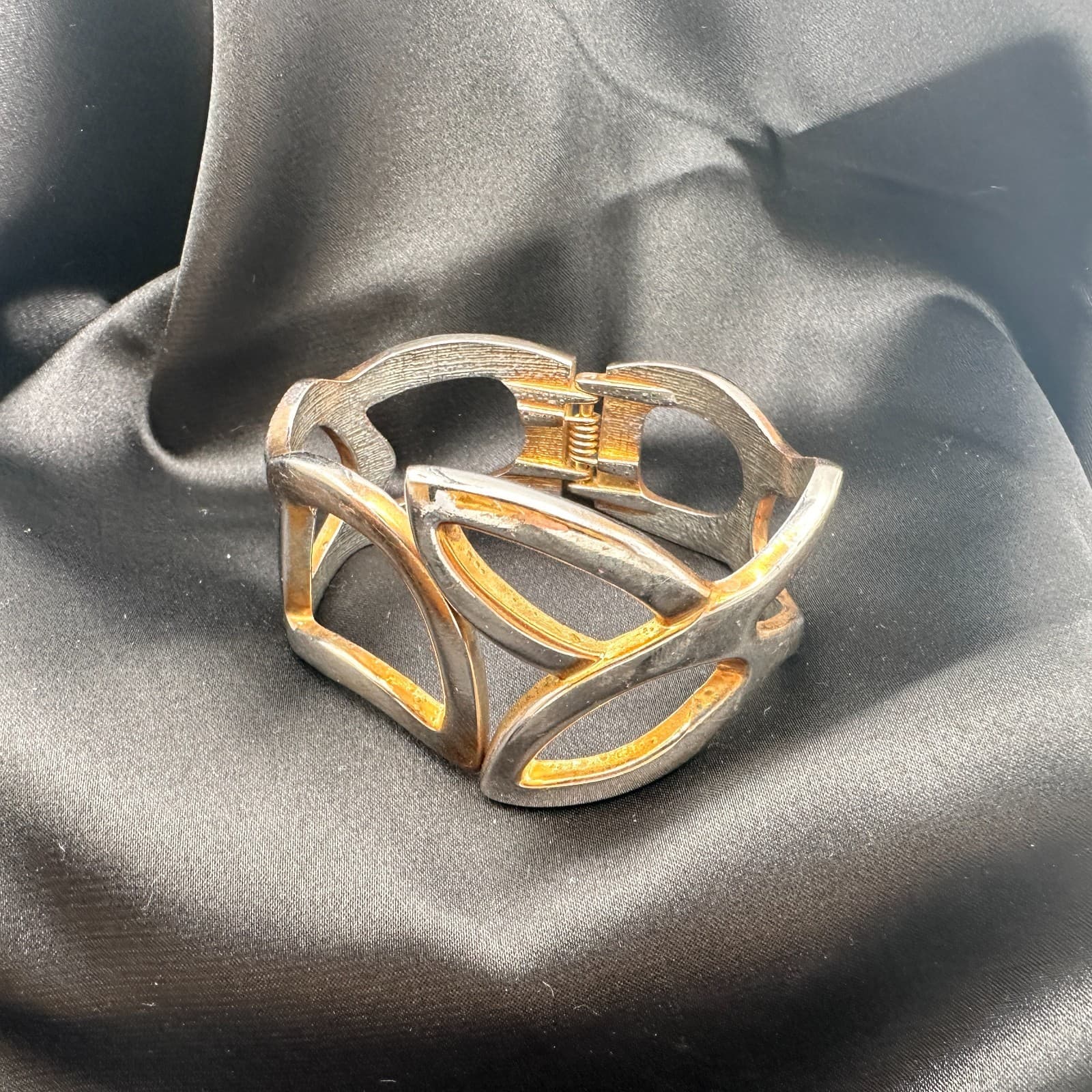 Vintage Y2K Geometric Wide Hinged Cuff Bracelet Silver Gold Tone Jewelry - Thumbnail 6