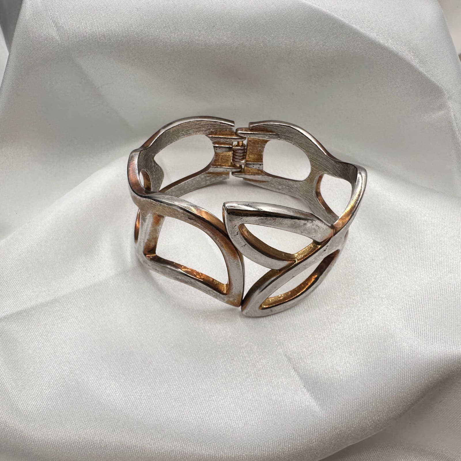 Vintage Y2K Geometric Wide Hinged Cuff Bracelet Silver Gold Tone Jewelry - Thumbnail 5