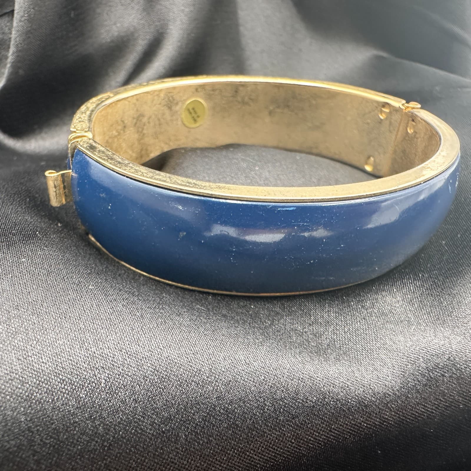 Vintage Y2K Navy Enamel Hinge Clasp Wide Bangle Bracelet Gold Tone Jewelry - Thumbnail 3