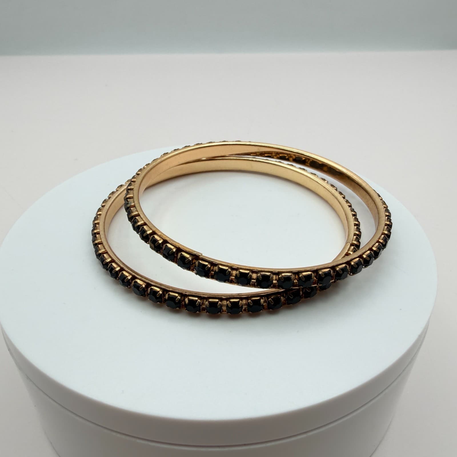 Vintage Y2K Black Glass Rhinestone Gold Tone Bangle Bracelet Set 2pc Jewelry - Thumbnail 2