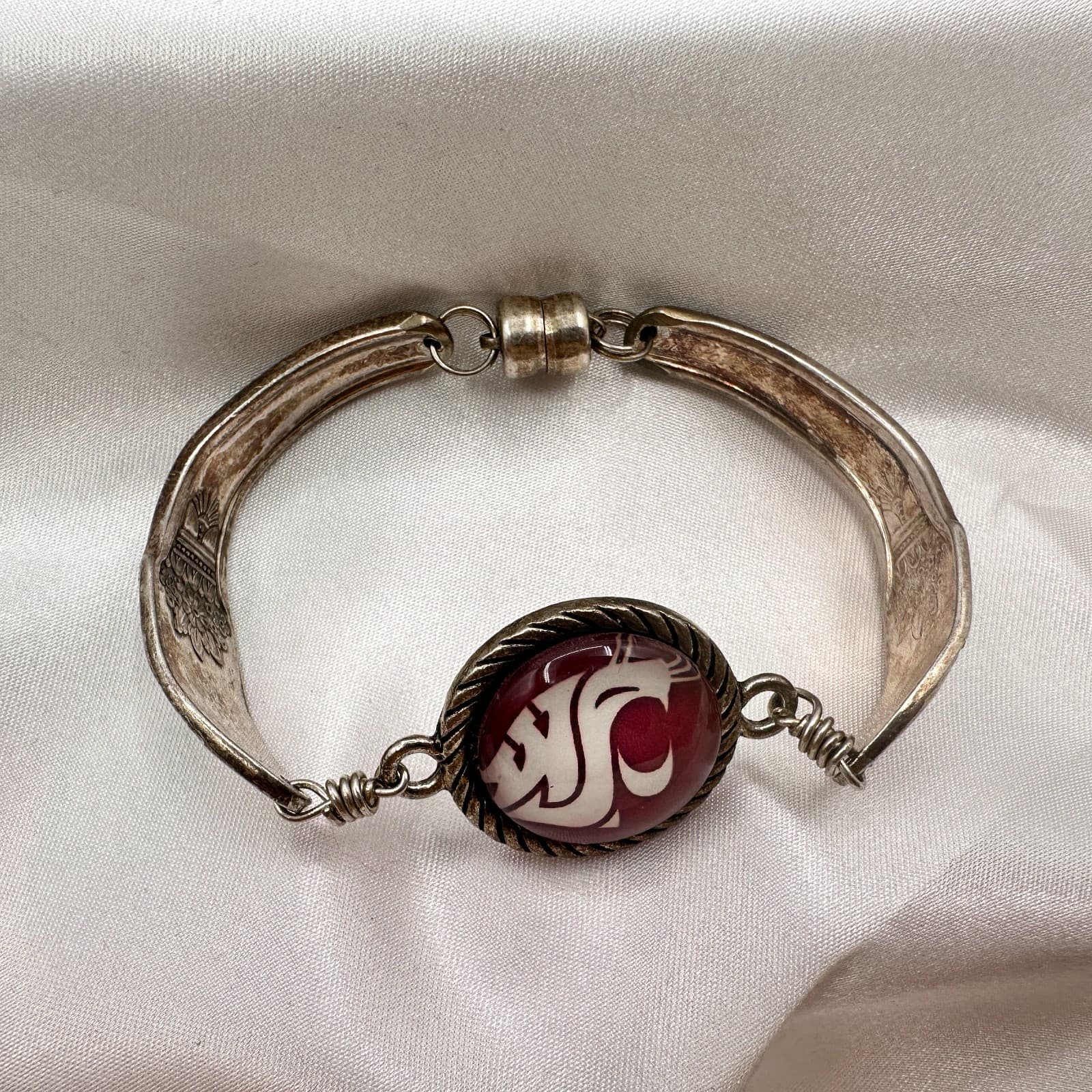 Vintage Y2K Red Glass WSU Cougars Logo Spoon Handle Bracelet Silver Tone Jewelry - Thumbnail 5