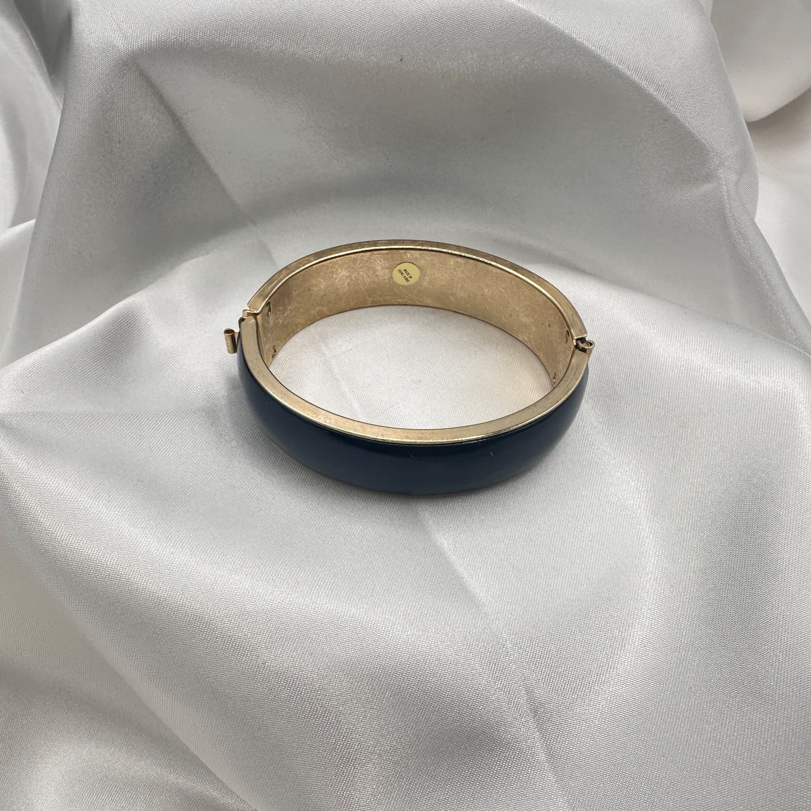Vintage Y2K Navy Enamel Hinge Clasp Wide Bangle Bracelet Gold Tone Jewelry - Thumbnail 5