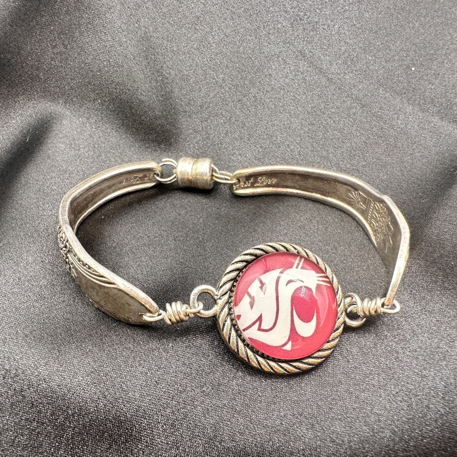 Vintage Y2K Red Glass WSU Cougars Logo Spoon Handle Bracelet Silver Tone Jewelry - Thumbnail 4