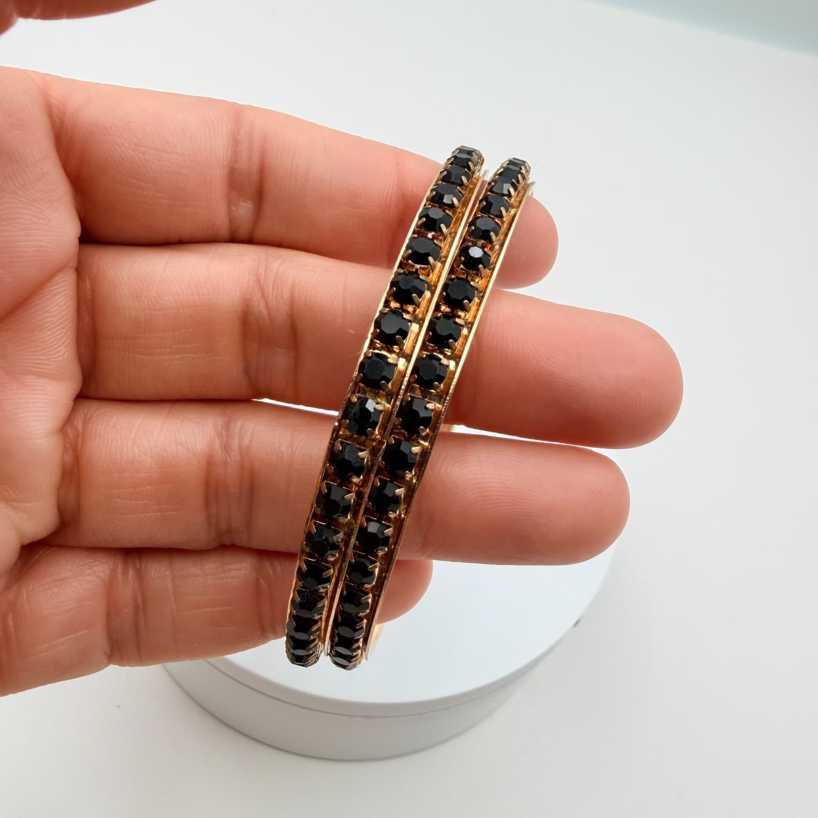 Vintage Y2K Black Glass Rhinestone Gold Tone Bangle Bracelet Set 2pc Jewelry - Thumbnail 8