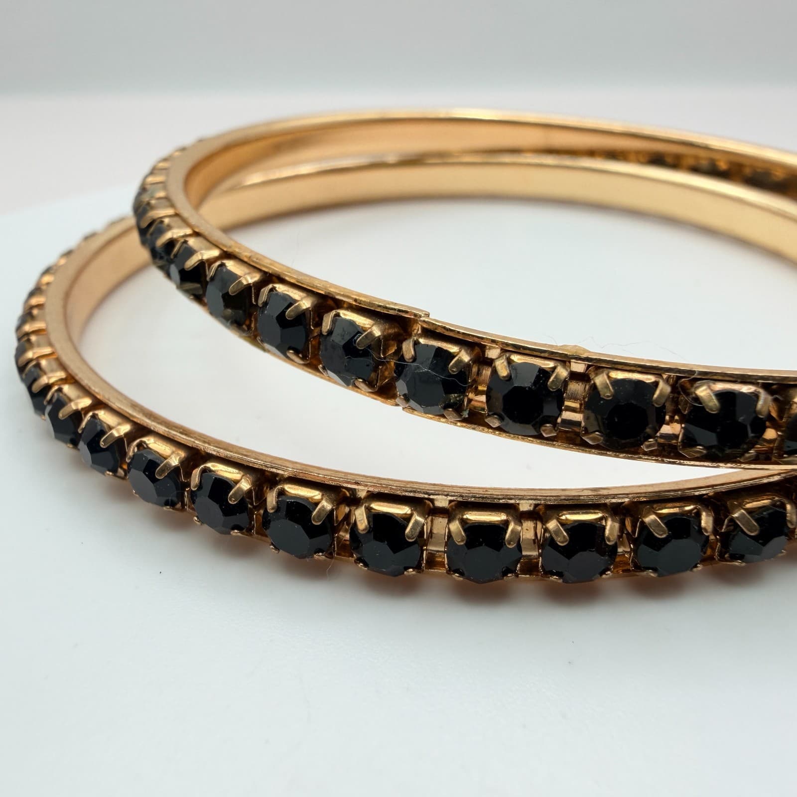 Vintage Y2K Black Glass Rhinestone Gold Tone Bangle Bracelet Set 2pc Jewelry - Thumbnail 5