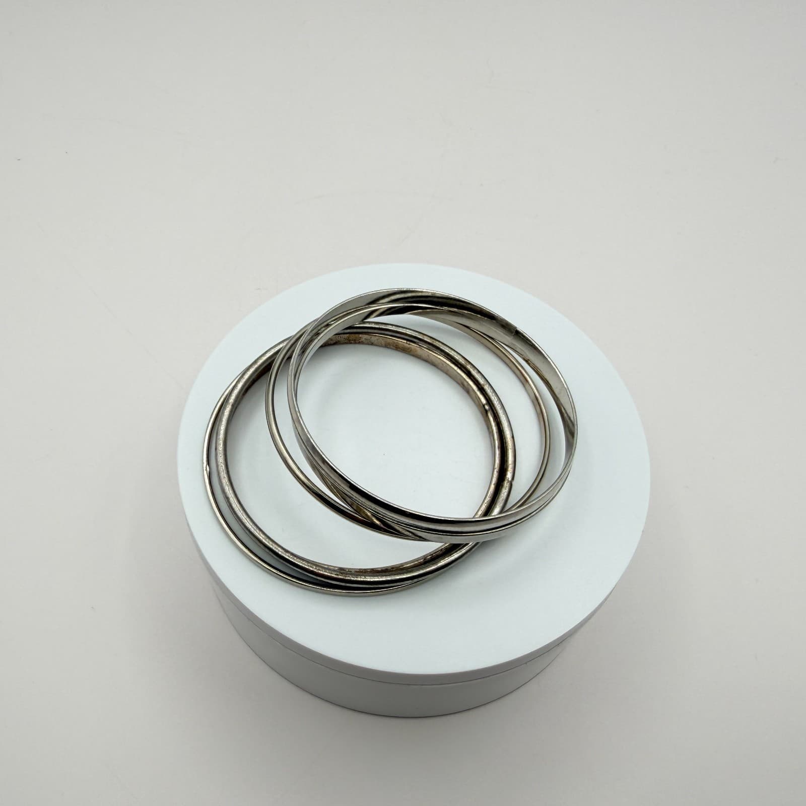 Vintage 90s Silver Tone Minimalist Bangles Set Women's Classic Fashion Jewelry - Thumbnail 6