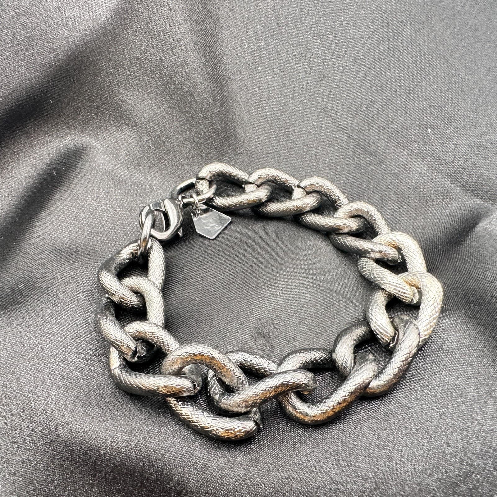 Vintage 90s Silver Tone Gunmetal Link Bracelet Textured Chain Fashion Jewelry - Thumbnail 2