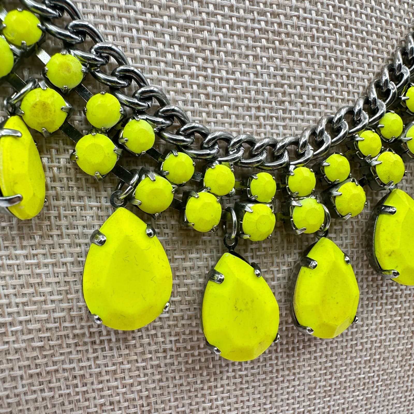 Vintage 90s Yellow Glass Bib Statement Silver Tone Necklace Fashion Jewelry - Thumbnail 4