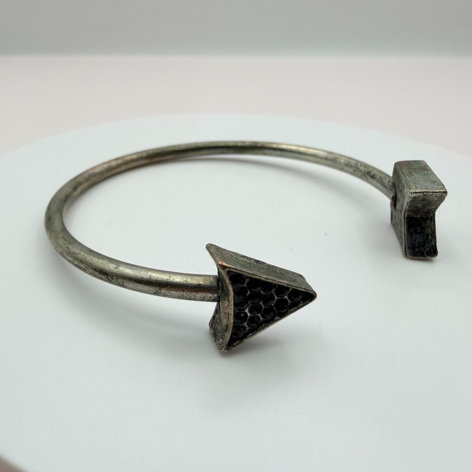 Vintage 90s Arrow Cuff Bracelet Silver Tone Black Glass Boho Statement Jewelry - Image 1