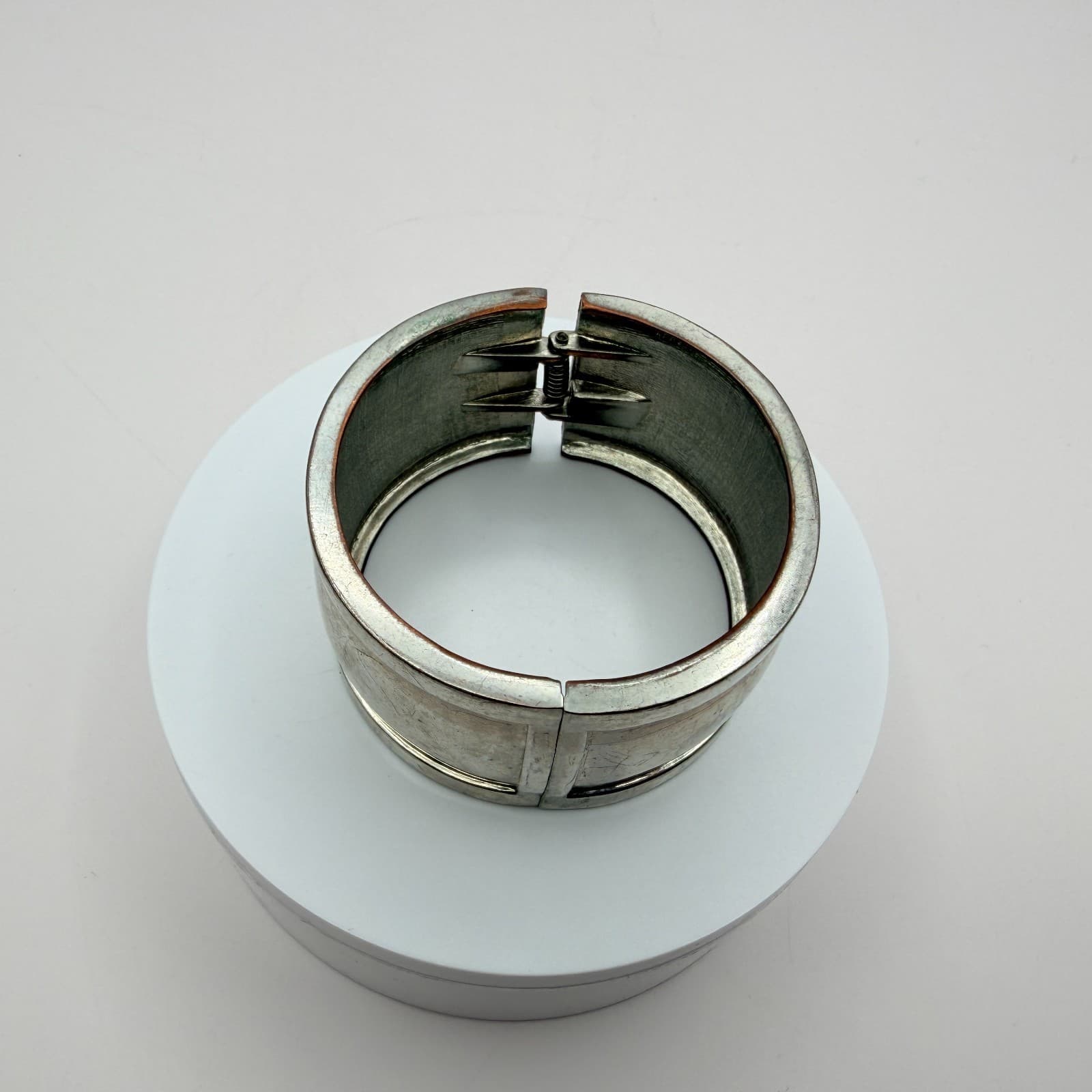 Vintage 90s Silver Tone Wide Cuff Bracelet Minimalist Women's Classic Jewelry - Thumbnail 6