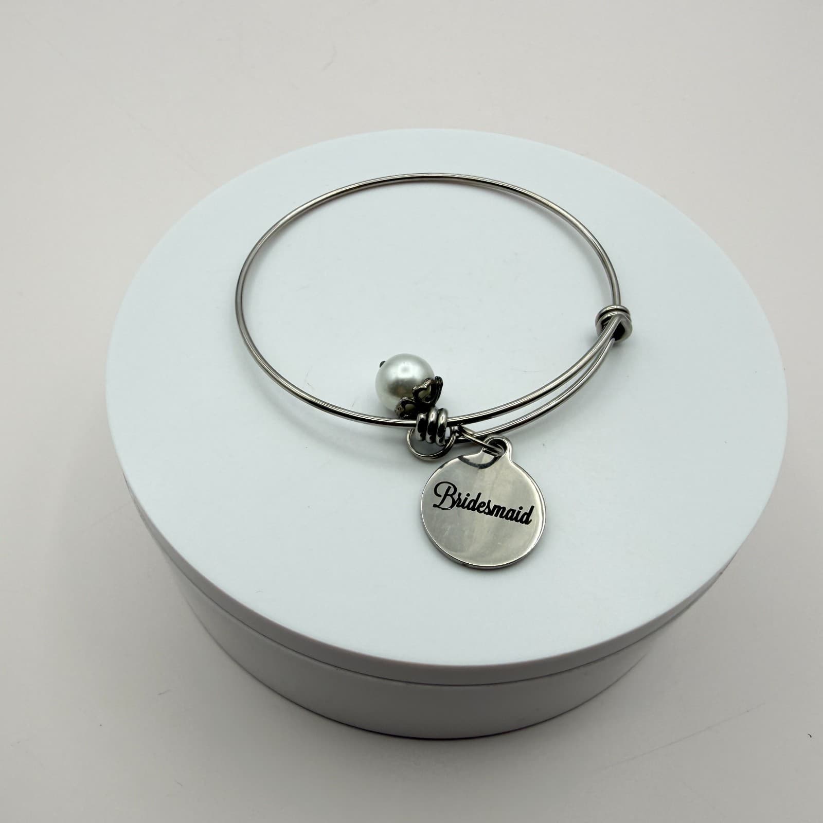 Vintage 90s Bridesmaid Silver Tone Expandable Bangle Bracelet Faux Pearl Charm - Thumbnail 7