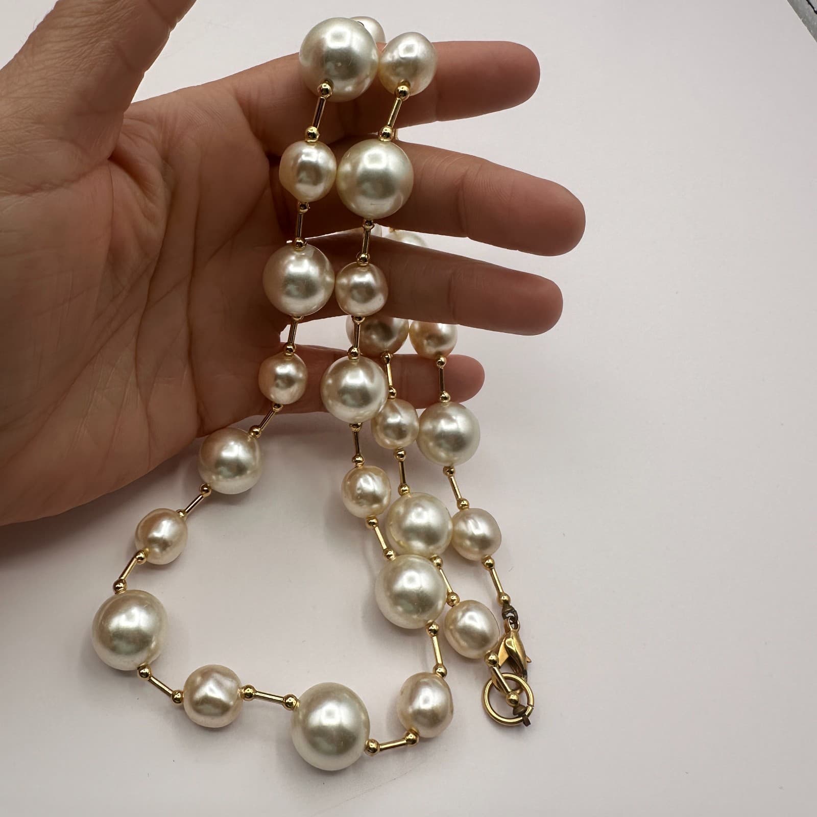 Vintage 80s Cream Faux Pearl Station Necklace Graduated Beads Gold Tone Classic - Thumbnail 6