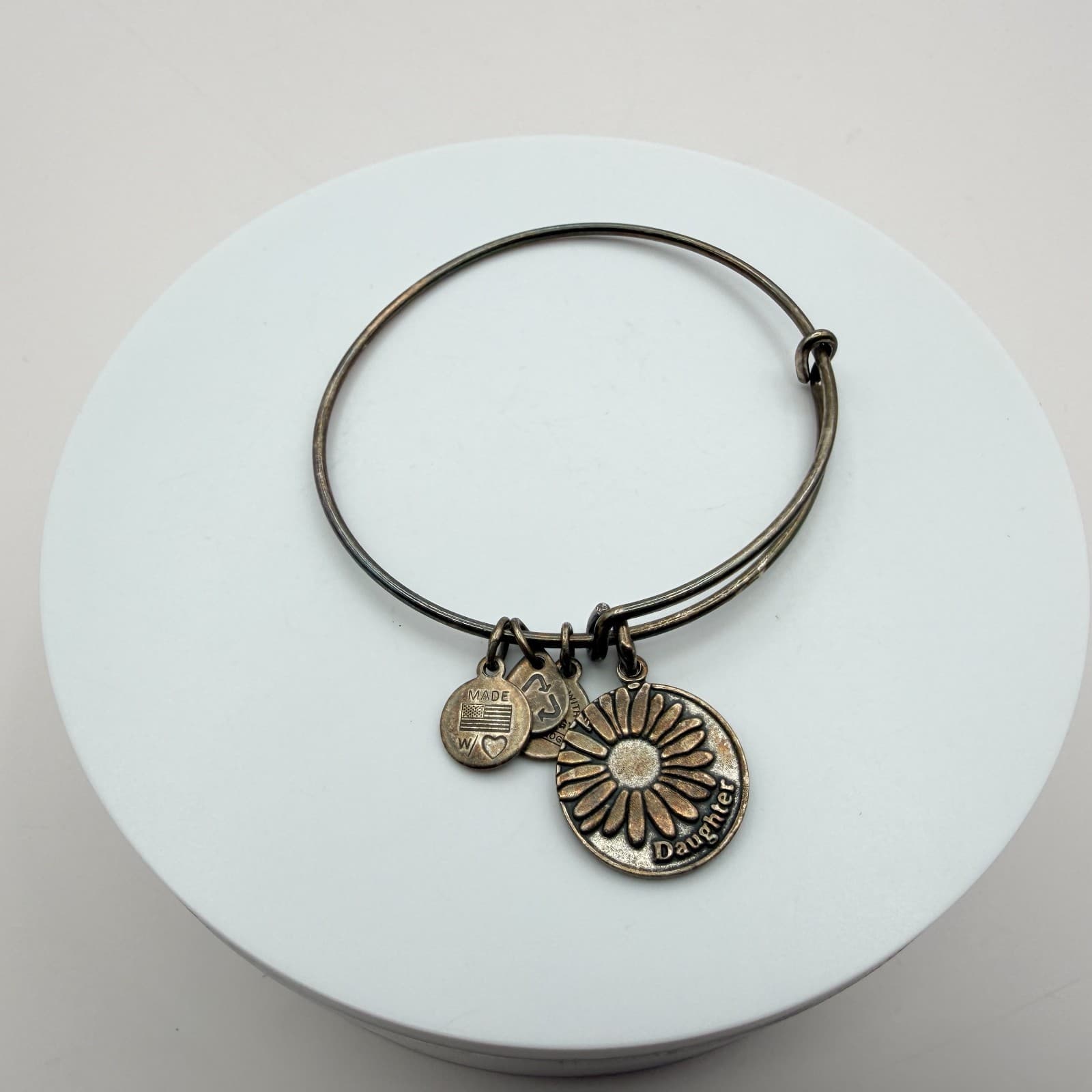 Vintage 90s Alex and Ani Silver Tone Daughter Daisy Flower Charm Bangle Bracelet - Thumbnail 6