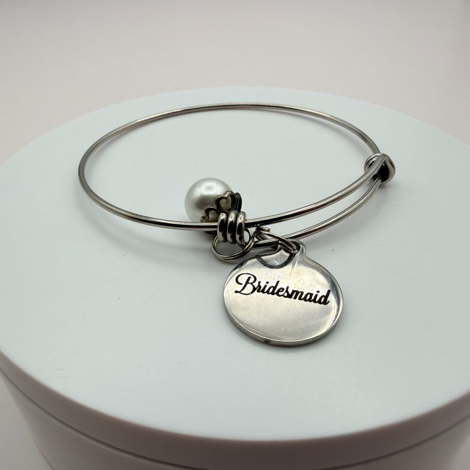 Vintage 90s Bridesmaid Silver Tone Expandable Bangle Bracelet Faux Pearl Charm - Thumbnail 5