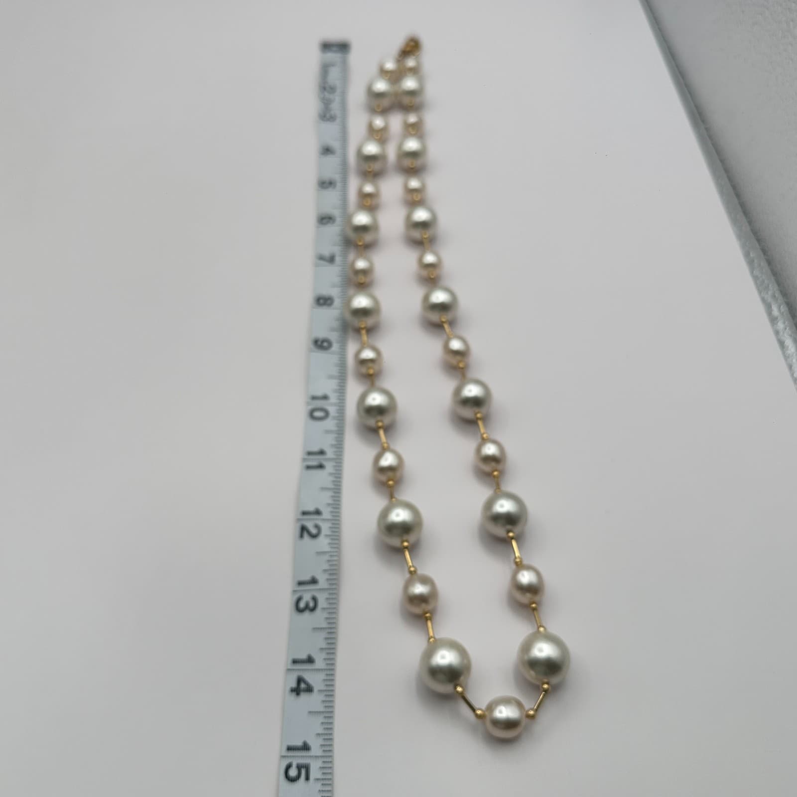 Vintage 80s Cream Faux Pearl Station Necklace Graduated Beads Gold Tone Classic - Thumbnail 7