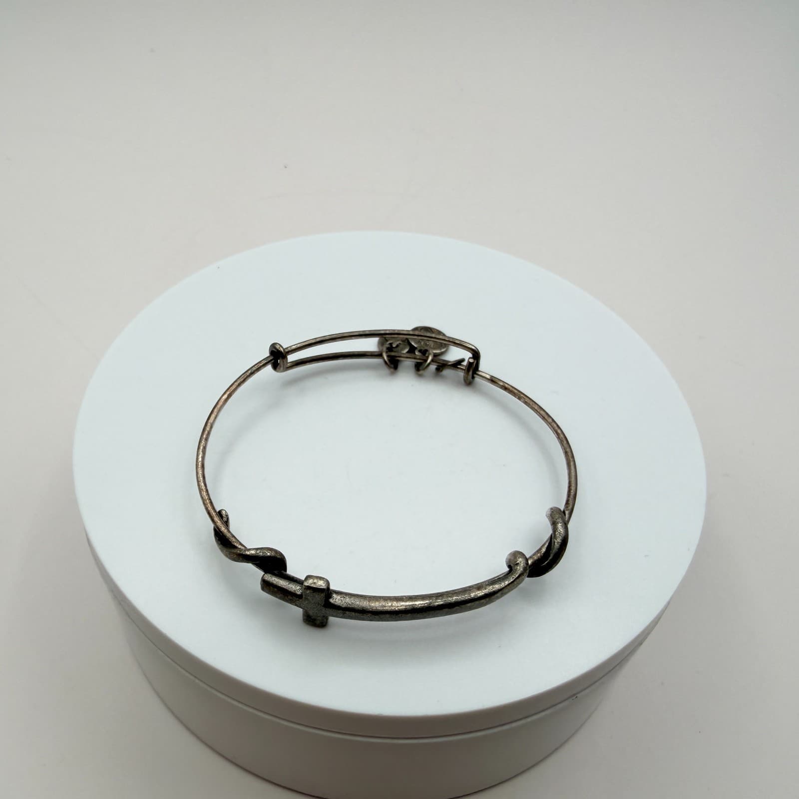 Vintage Y2K Cross Religious Charm Bangle Bracelet Women's Classic Jewelry - Thumbnail 2