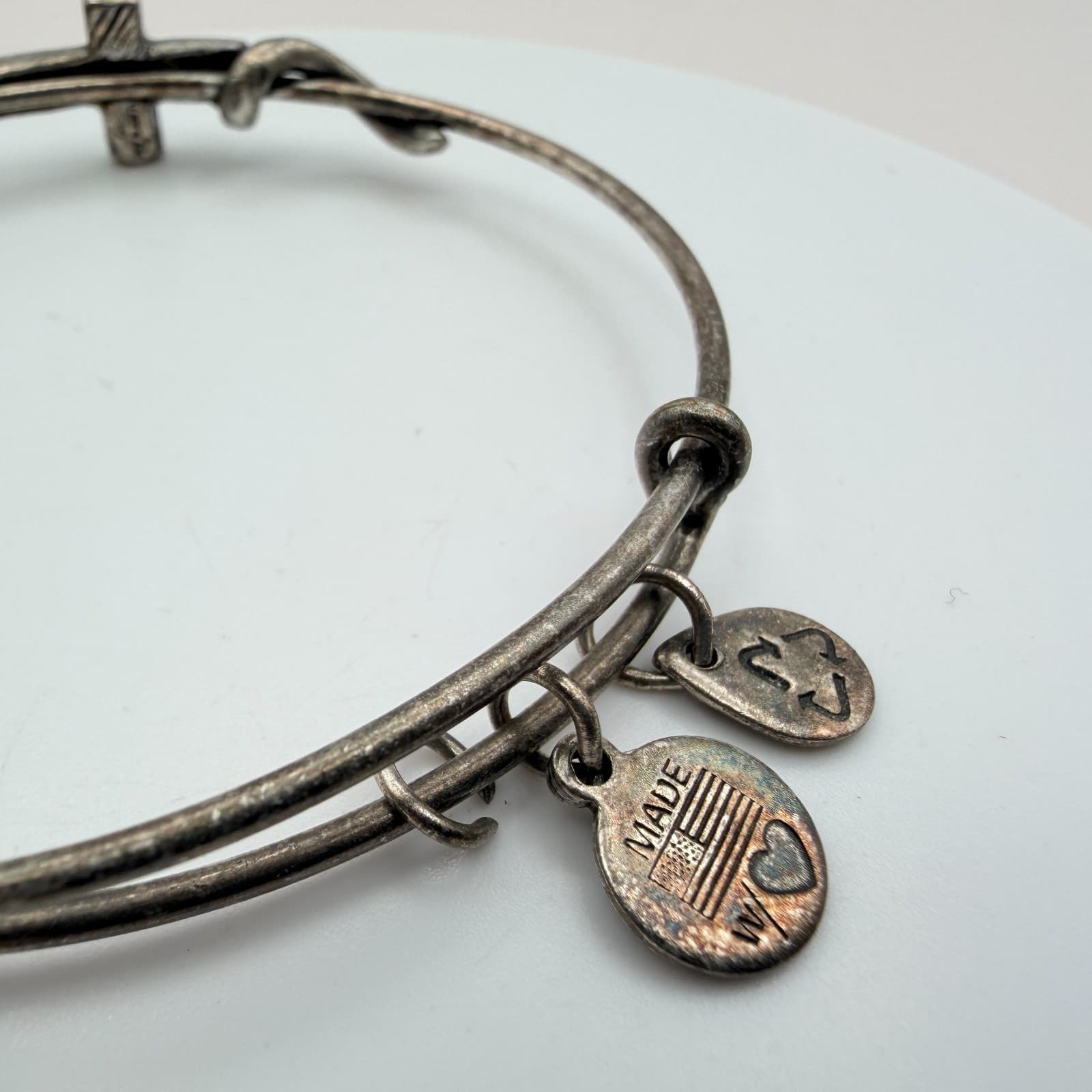 Vintage Y2K Cross Religious Charm Bangle Bracelet Women's Classic Jewelry - Thumbnail 7