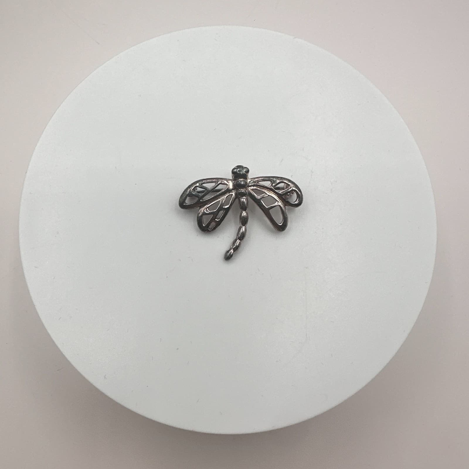 Vintage 90s Silver Tone Dragonfly Brooch Openwork Insect Pin Nature Jewelry - Thumbnail 2