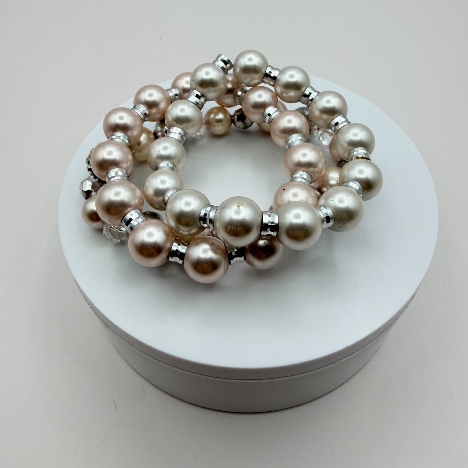 Vintage Y2K Silver Tone Faux Pearl Stretch Beaded Bracelet Women's Jewelry - Thumbnail 2
