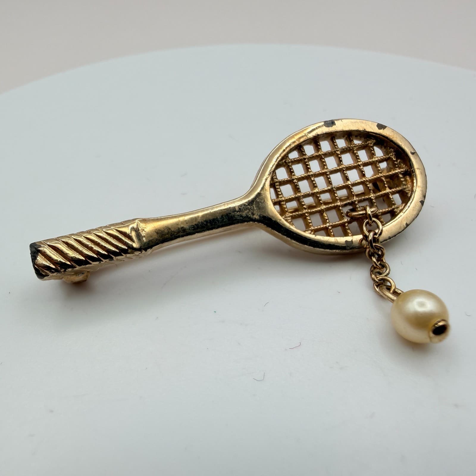 Vintage 80s Gold Tone Love Match Tennis Racquet Brooch Faux Pearl Dangle jewelry - Thumbnail 4