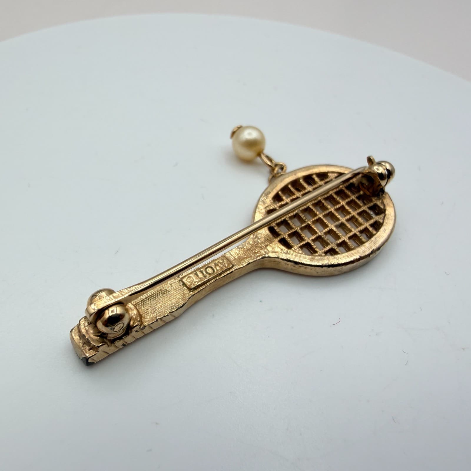 Vintage 80s Gold Tone Love Match Tennis Racquet Brooch Faux Pearl Dangle jewelry - Thumbnail 5
