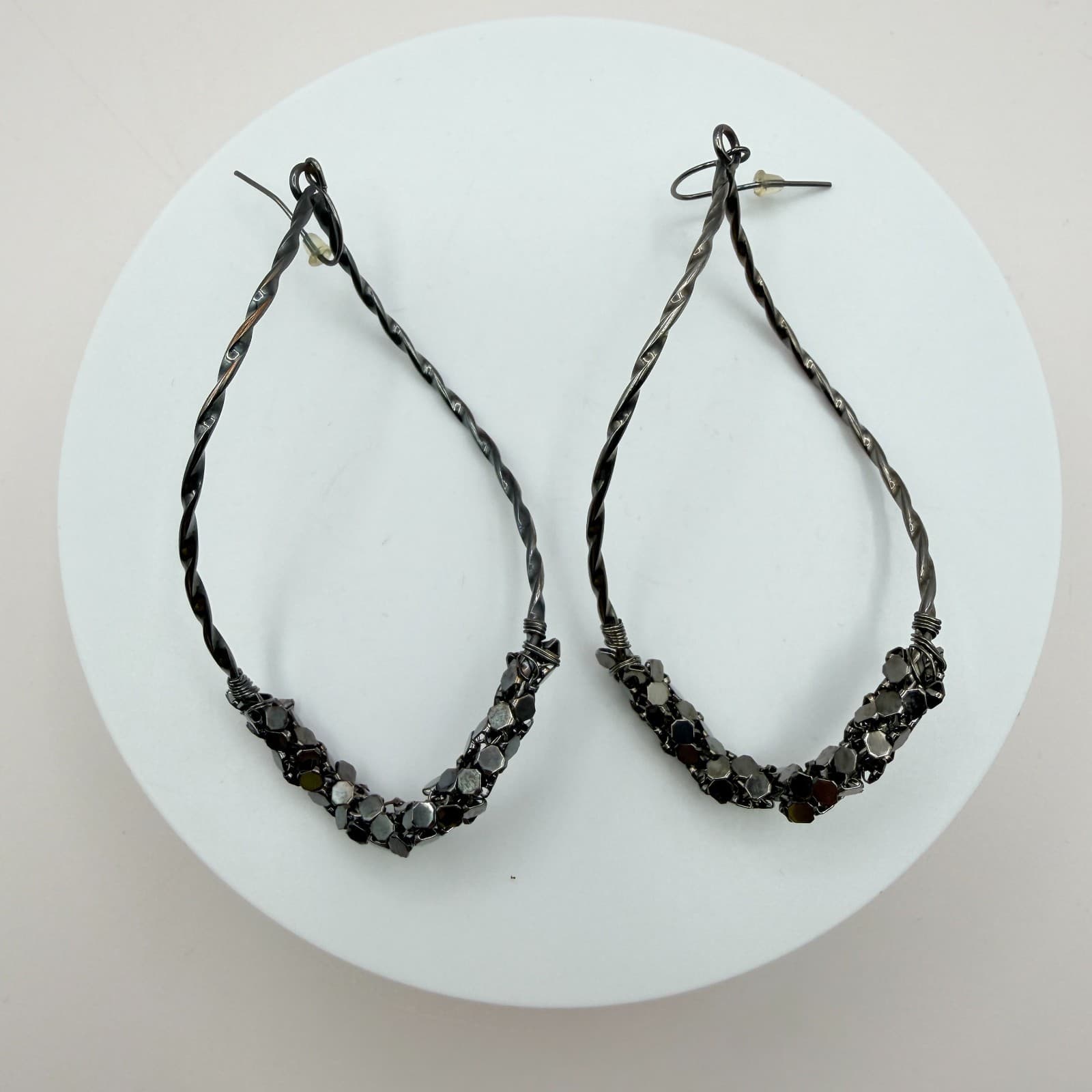 Vintage Y2K Gunmetal Tone Teardrop Hoop Earrings Women's Classic Jewelry - Image 1