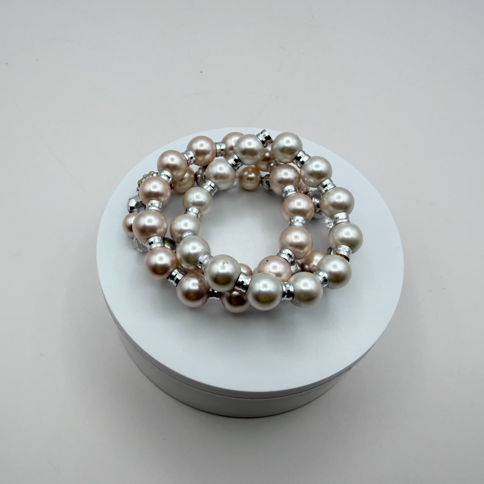 Vintage Y2K Silver Tone Faux Pearl Stretch Beaded Bracelet Women's Jewelry - Thumbnail 8