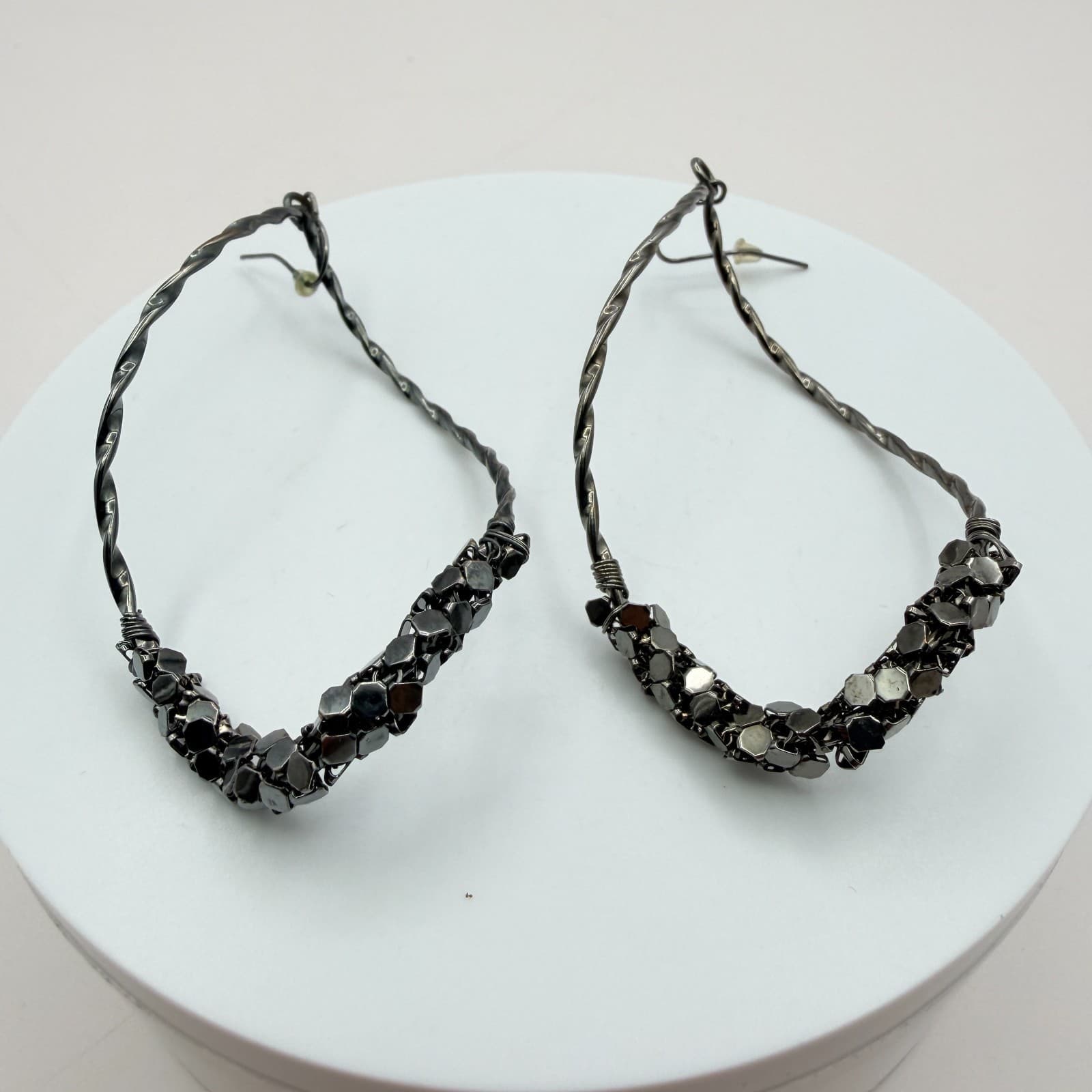 Vintage Y2K Gunmetal Tone Teardrop Hoop Earrings Women's Classic Jewelry - Thumbnail 3