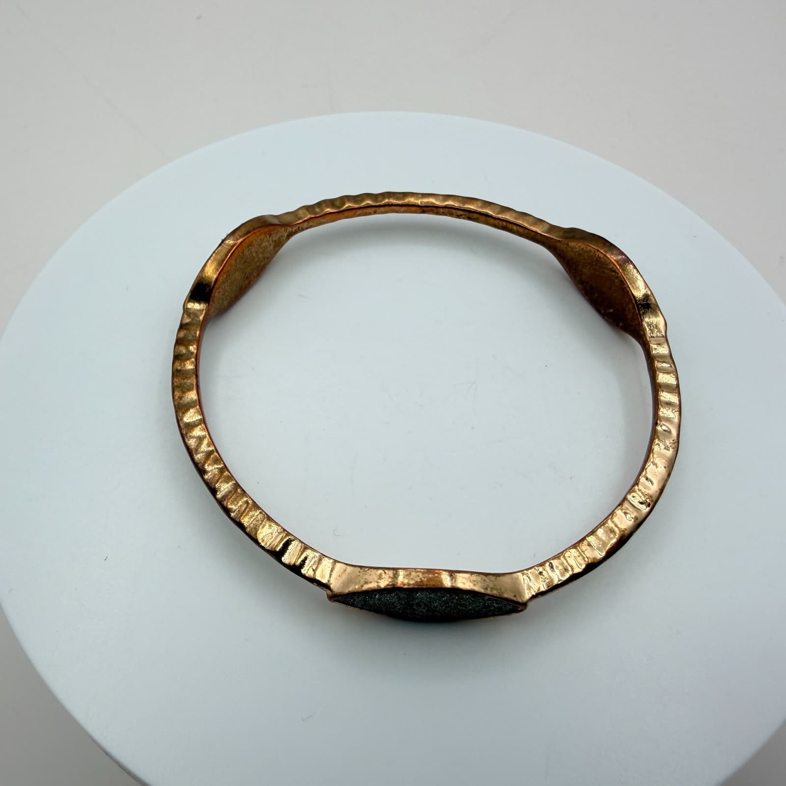 Vintage 90s Bronze Tone Hammered Marquise Faux Druzy Bangle Bracelet Jewelry - Thumbnail 3