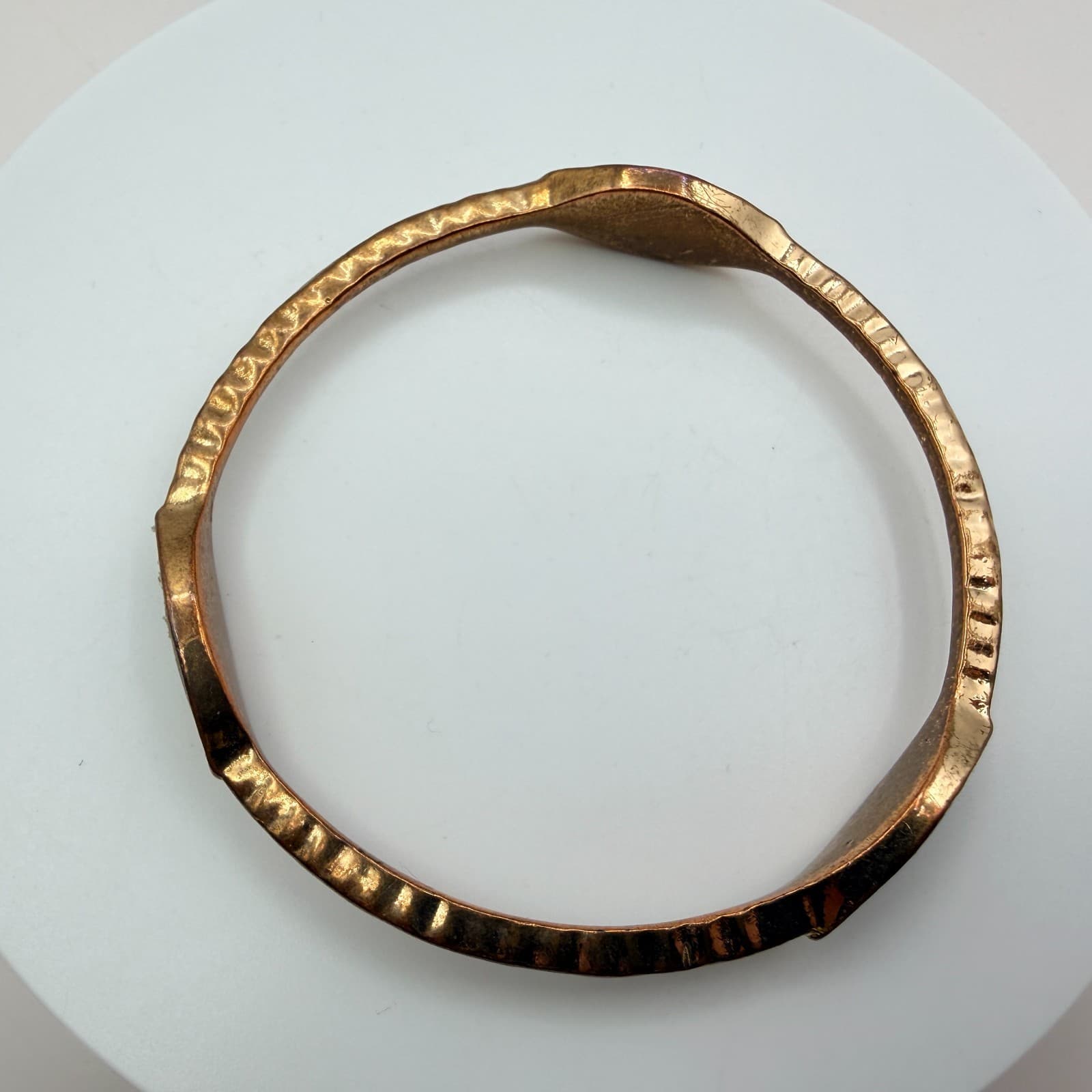 Vintage 90s Bronze Tone Hammered Marquise Faux Druzy Bangle Bracelet Jewelry - Thumbnail 7