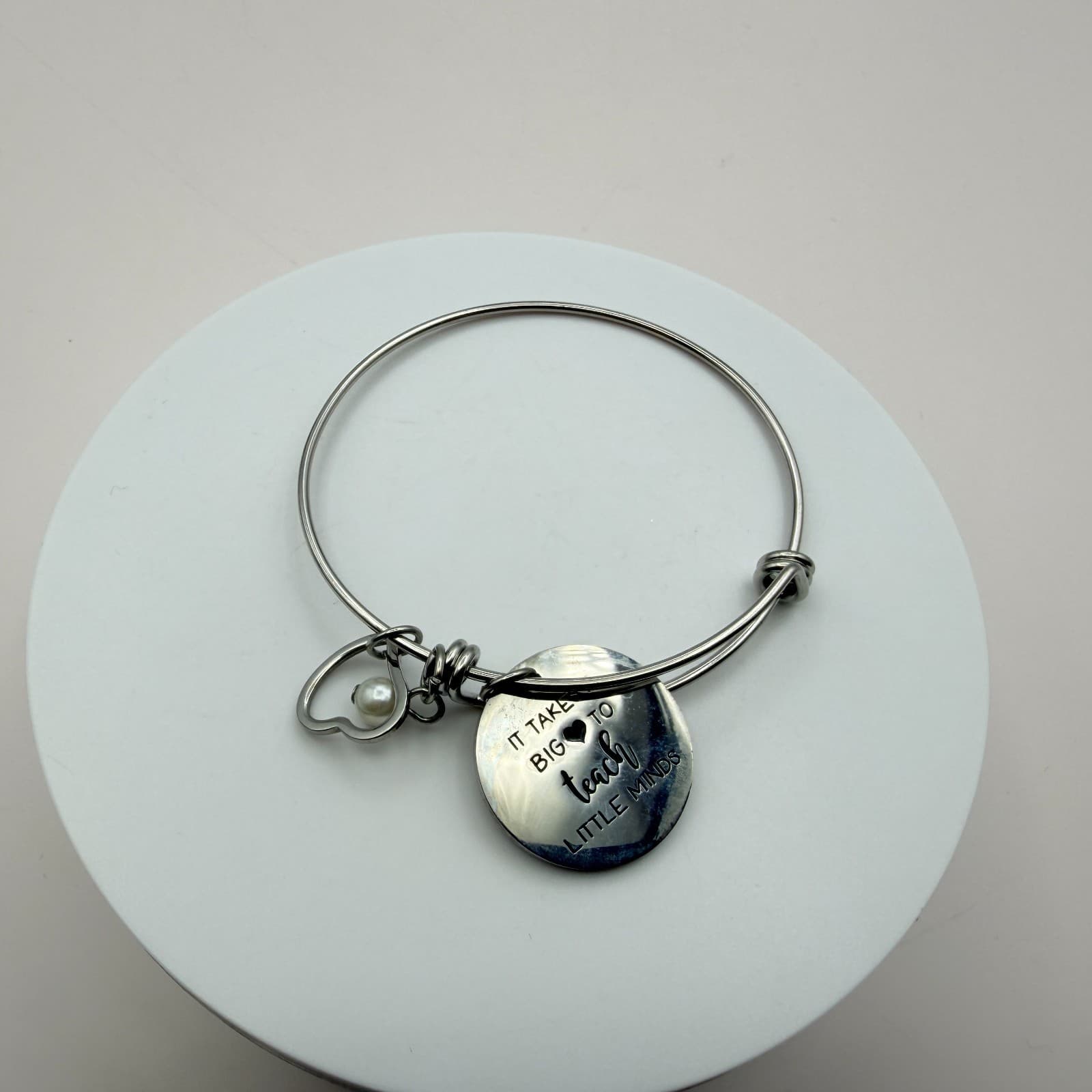 Vintage Y2K Silver Tone Pearl Heart Charm Bangle Women's Classic Jewelry - Thumbnail 5