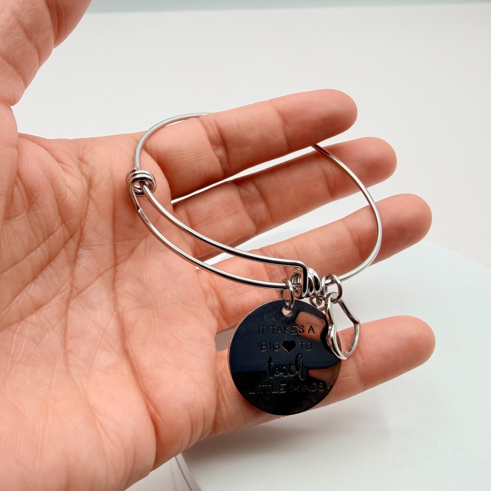 Vintage Y2K Silver Tone Pearl Heart Charm Bangle Women's Classic Jewelry - Thumbnail 7