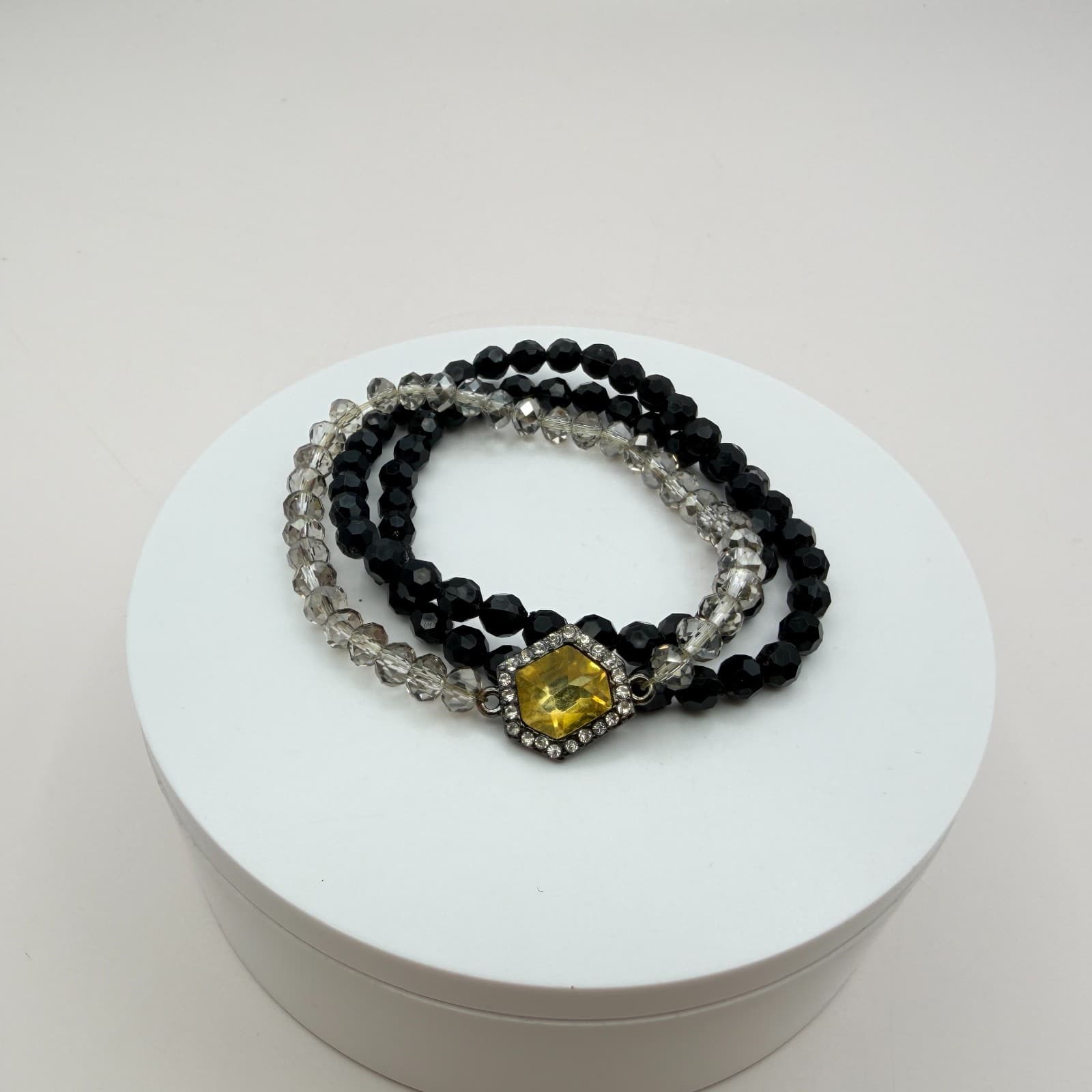 Vintage Y2K Multi Strand Black Clear Bead Yellow Glass Stretch Bracelet Jewelry - Thumbnail 2