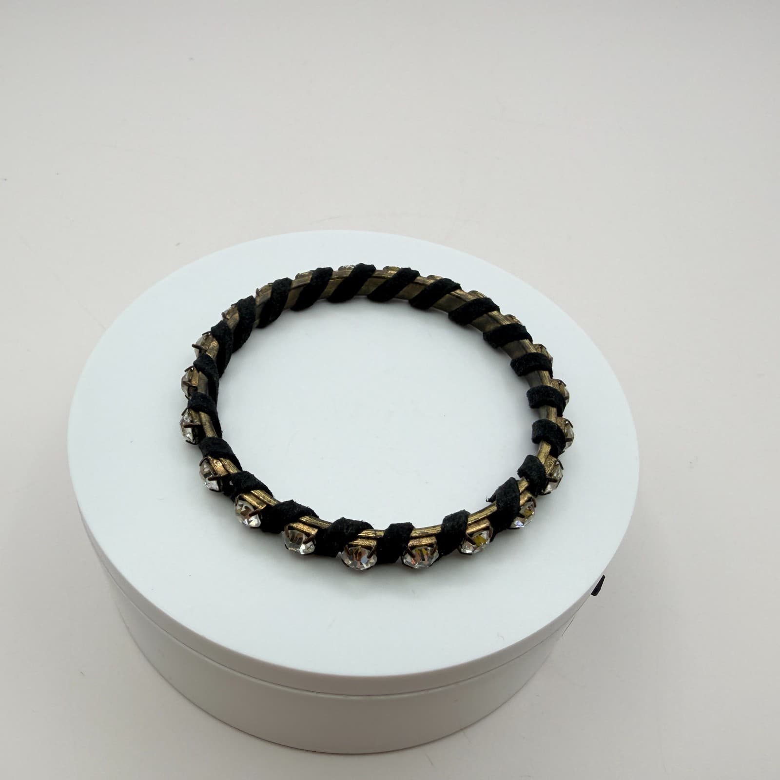 Vintage Y2K Gold Tone Black Suede Rhinestone Bracelet Women's Classic Jewelry - Thumbnail 2