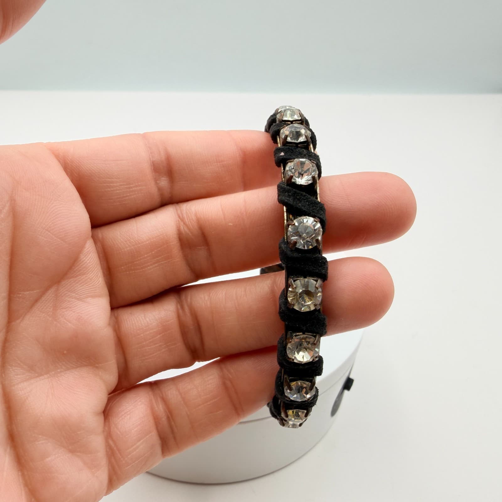 Vintage Y2K Gold Tone Black Suede Rhinestone Bracelet Women's Classic Jewelry - Thumbnail 9