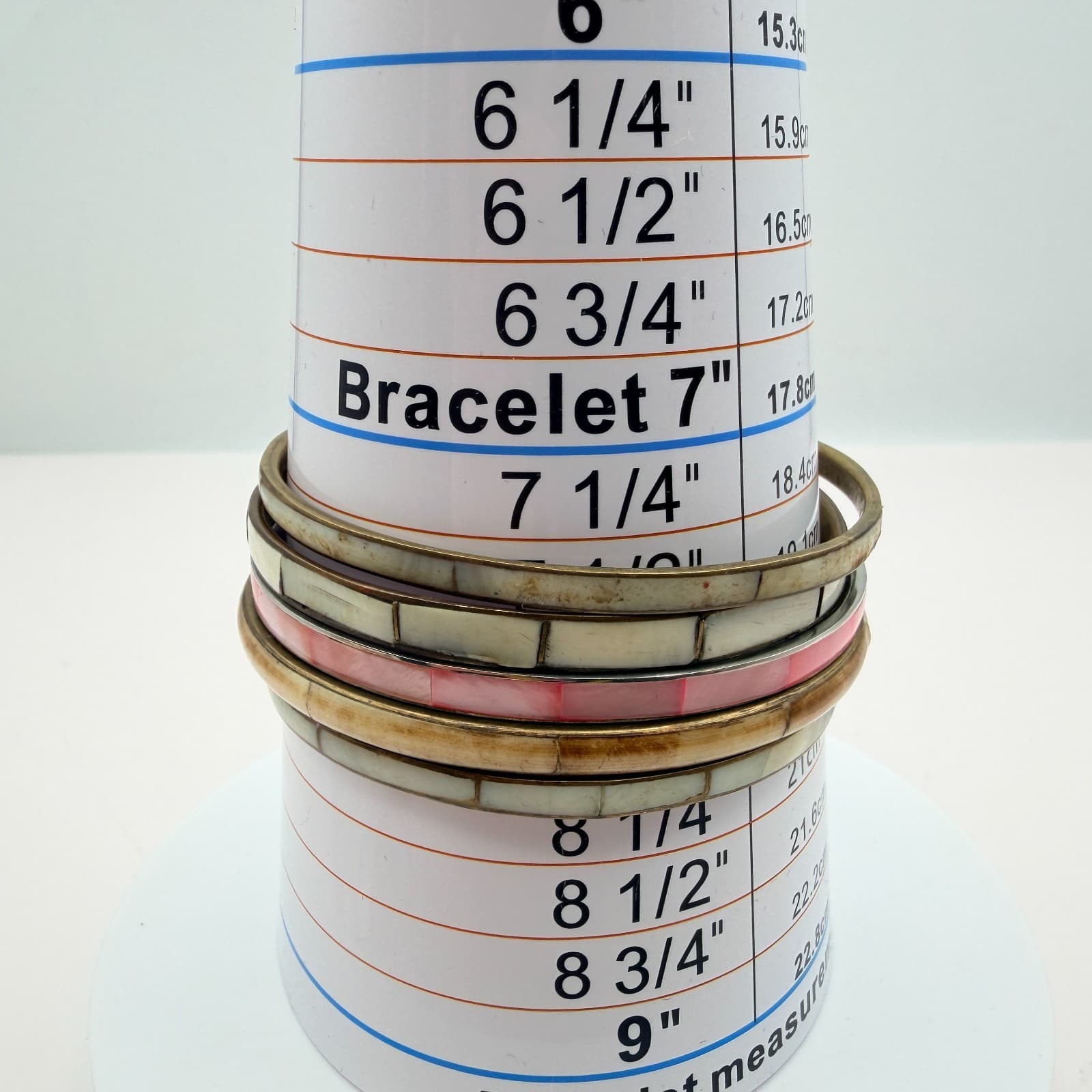 Vintage 90s Polycrome Inlaid Shell Bangle Bracelet 5 Pics Two Tone Jewelry - Thumbnail 9