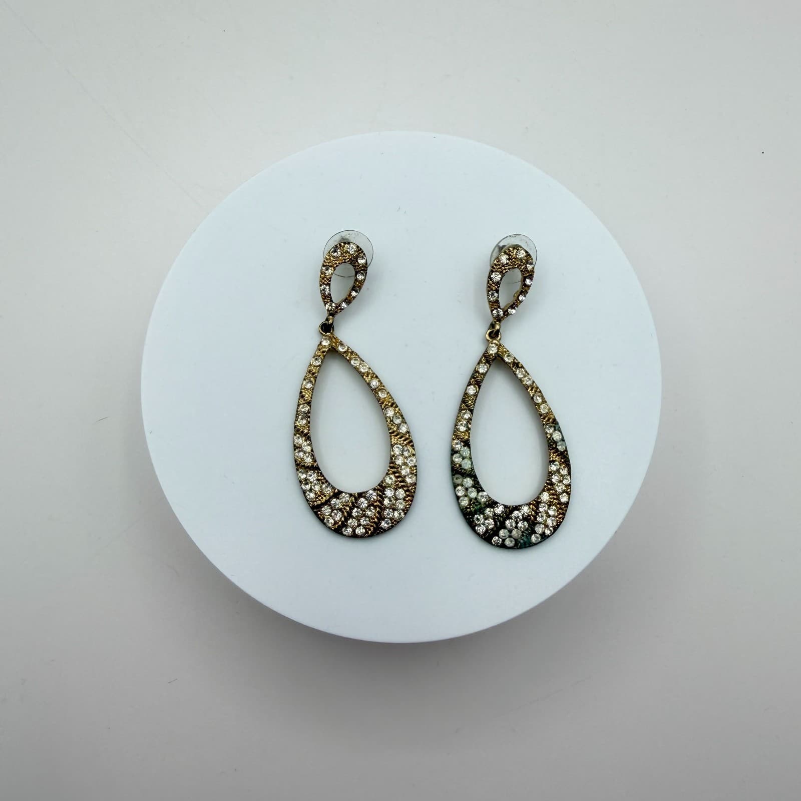 Vintage Y2K Gold Tone Teardrop Clear Rhinestone Dangle Earrings Women's Jewelry - Thumbnail 2