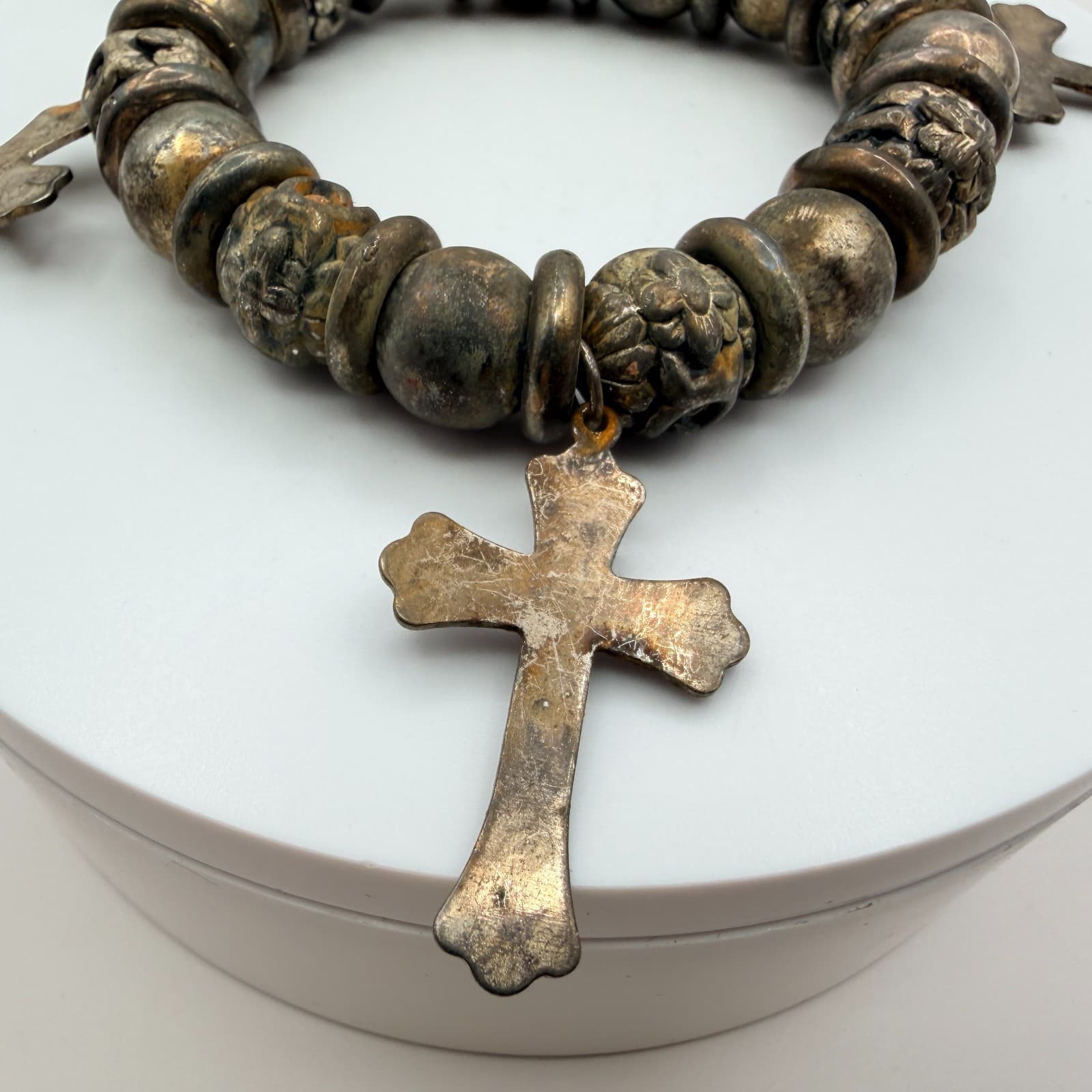 Vintage 80s Gunmeta Cross Charm Beaded Stretch Bracelet Religious Jewelry - Thumbnail 5