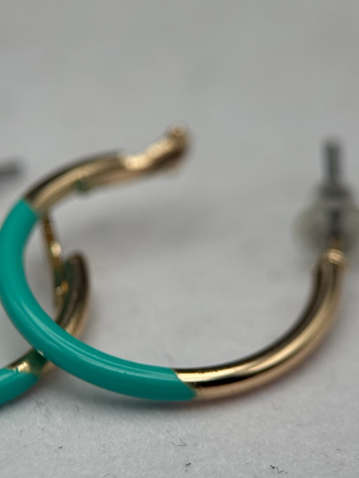 Vintage Teal Gold-Tone Metal Fashion Enamel Clip-On Huggie Hoop Earrings - Thumbnail 7