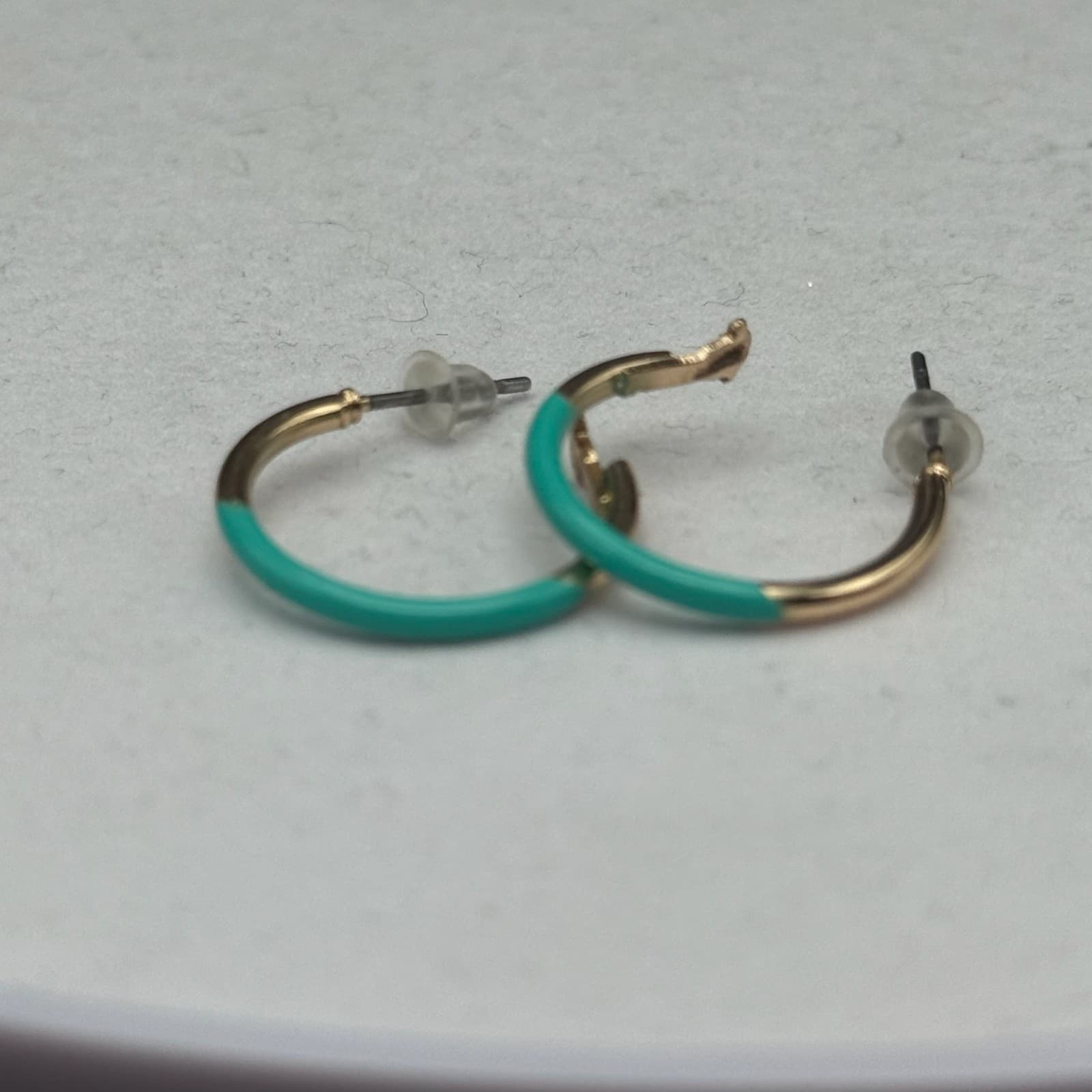 Vintage Teal Gold-Tone Metal Fashion Enamel Clip-On Huggie Hoop Earrings - Thumbnail 4