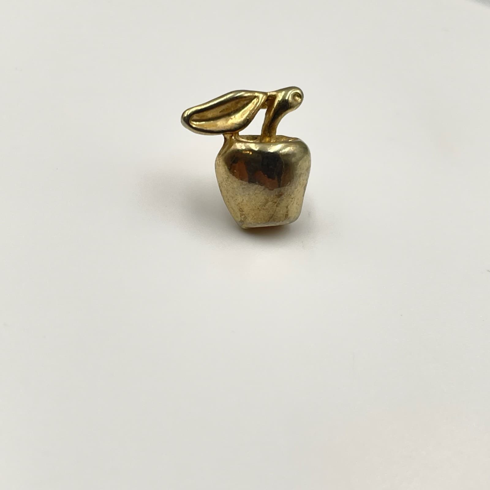 Vintage Gold-Tone Apple Charm Pendant – Cute Y2K Teacher Gift Jewelry - Thumbnail 8