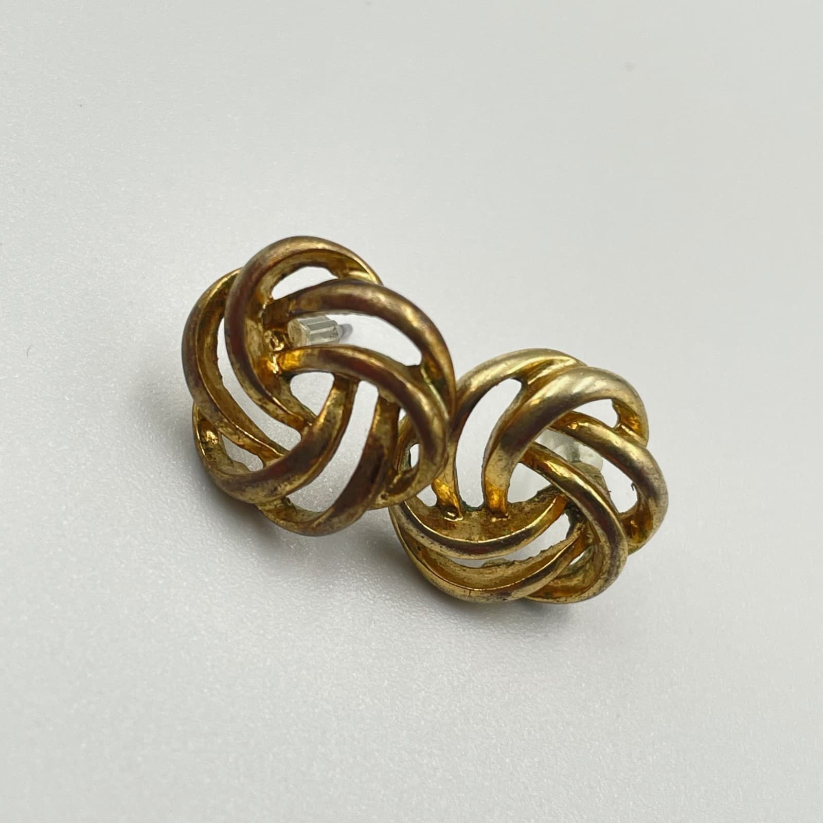 Vintage VTG Gold Tone Knot Stud Earrings Openwork Celtic Love Knot Style Pierced - Thumbnail 6