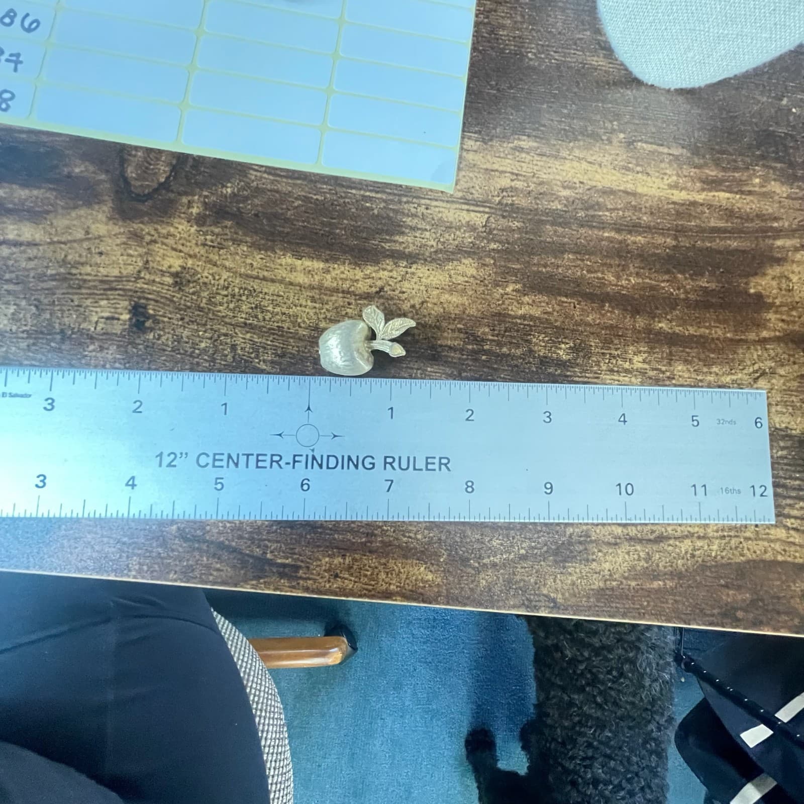 Vintage Apple Brooch Pin Gold Tone Brush Textured Finish Teacher School Figural - Thumbnail 2