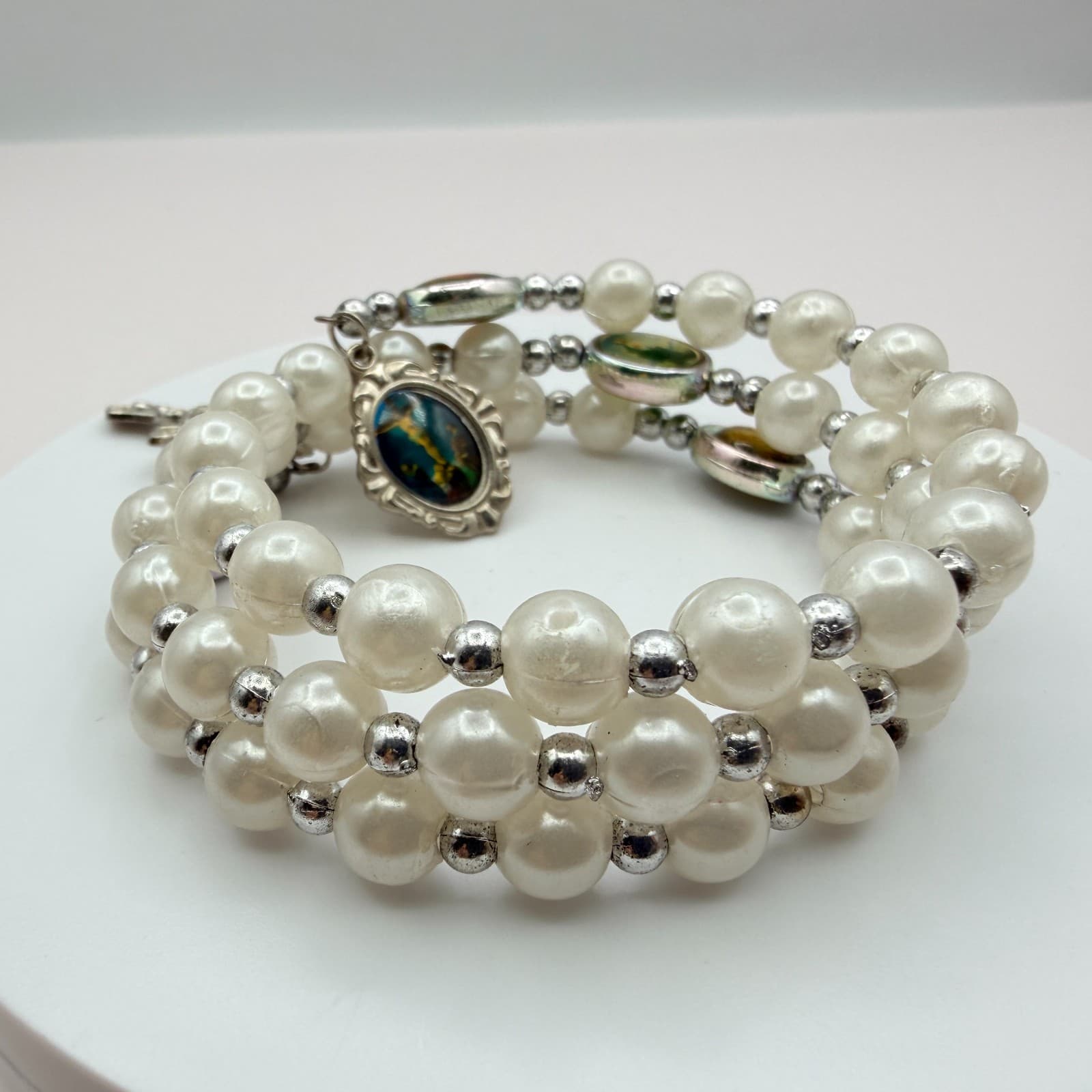 Vintage Y2K Silver Tone Faux Pearl Religious Crucifix Cross Bracelet Jewelry - Thumbnail 6