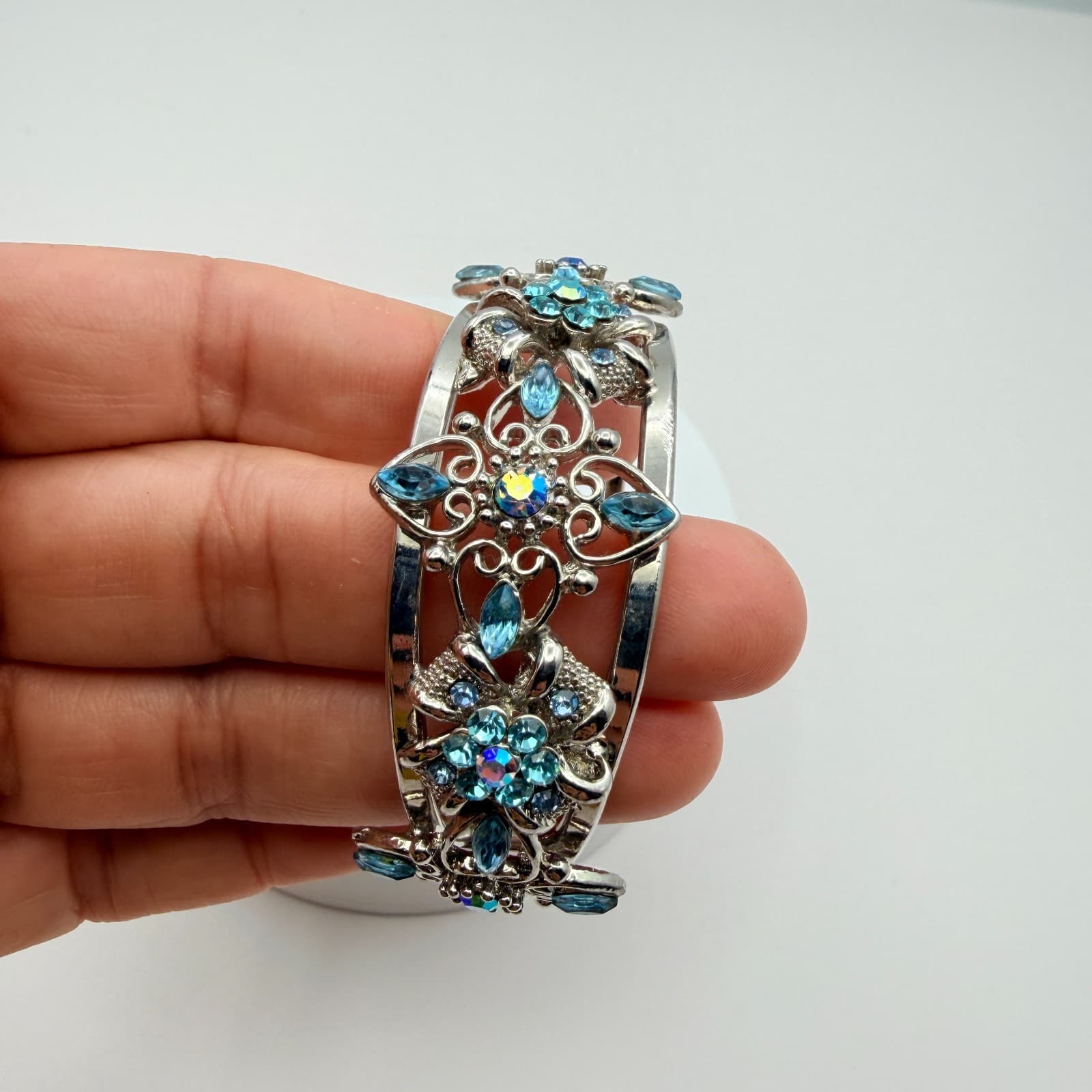 Vintage 90s Blue Rhinestone Floral Cuff Bangle Bracelet Silver Tone Jewelry - Thumbnail 7