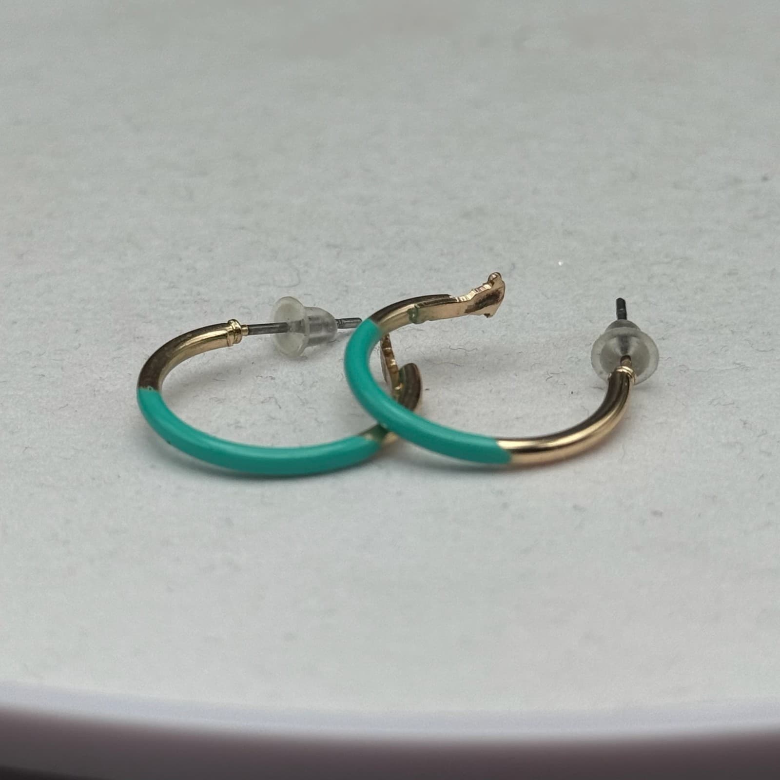 Vintage Teal Gold-Tone Metal Fashion Enamel Clip-On Huggie Hoop Earrings - Thumbnail 2