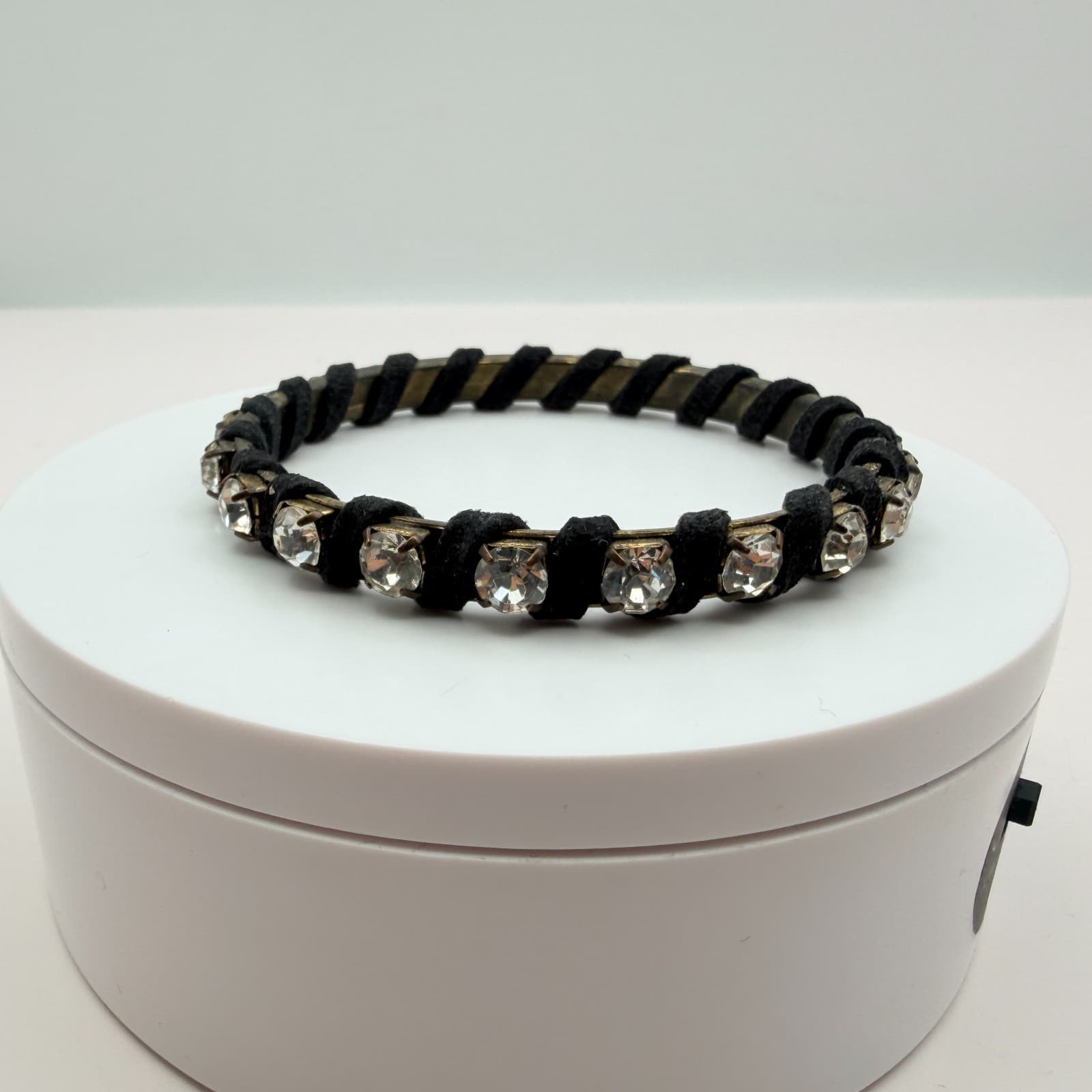 Vintage Y2K Gold Tone Black Suede Rhinestone Bracelet Women's Classic Jewelry - Thumbnail 6